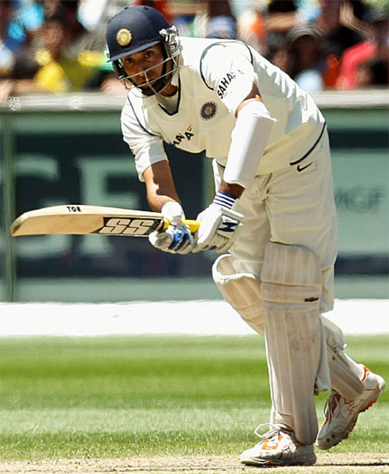 VVS Laxman toiled hard for a long period, but was dismissed soon after lunch, Australia v India, 1st Test, MCG, December 27, 2007
