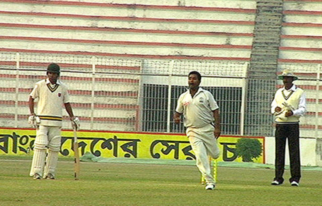 Barisal's Arafat Salahuddin celebrates a wicket, Barisal v Sylhet, National Cricket League 9th round, 1st day, Bogra, December 27, 2007 

