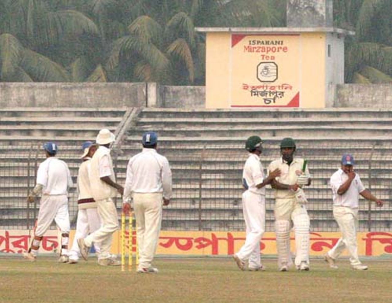 Khulna celebrate after dismissing Rajshahi for 188, Rajshahi v Khulna, National Cricket League 9th round, 1st day, Rajshahi Stadium, December 27, 2007 
