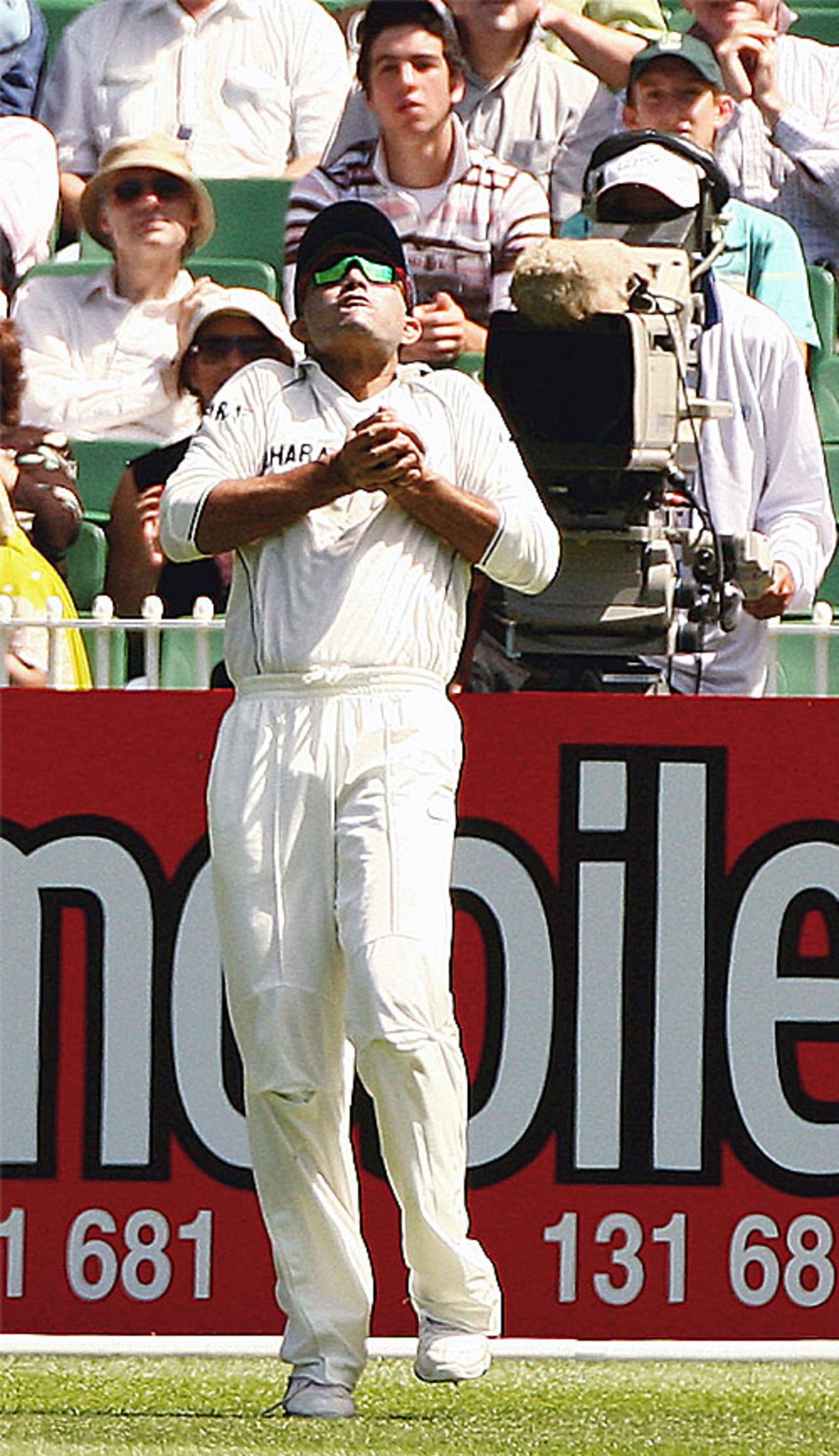 Sourav Ganguly watches the ball into his hands at mid-on, catching out Matthew Hayden, Australia v India, 1st Test, Melbourne, 3rd day, December 28, 2007