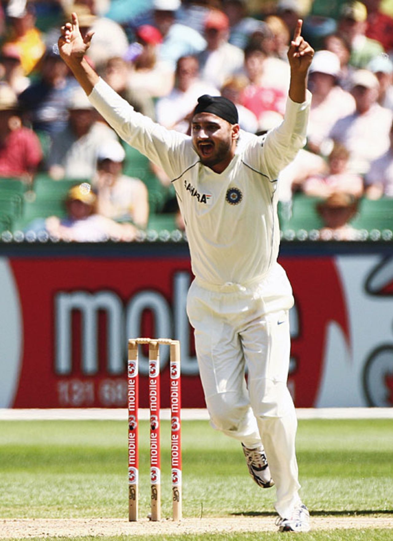 Harbhajan Singh picked up three wickets, Australia v India, 1st Test, Melbourne, 3rd day, December 28, 2007