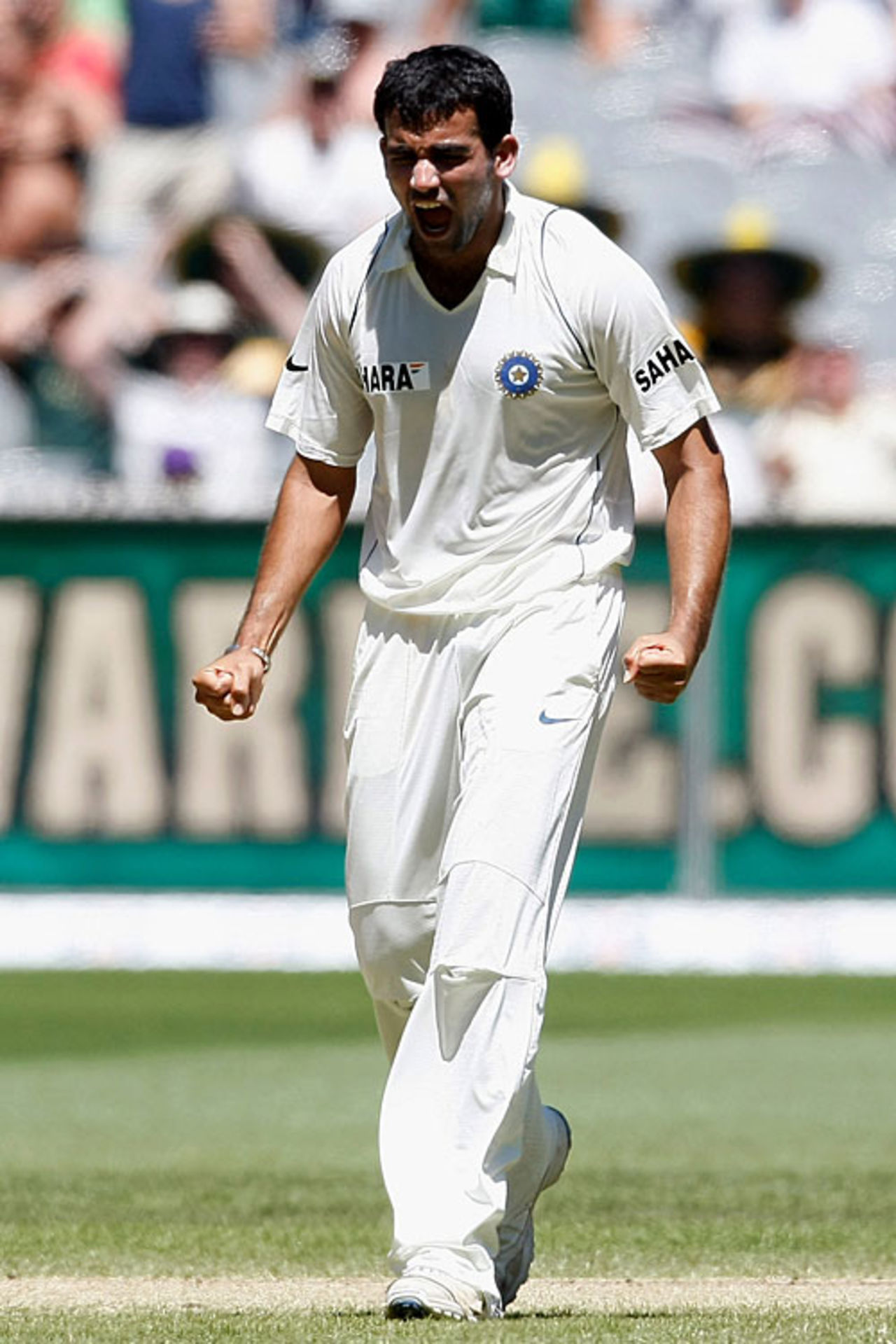 Zaheer Khan celebrates Andrew Symonds' wicket, Australia v India, 1st Test, Melbourne, 3rd day, December 28, 2007