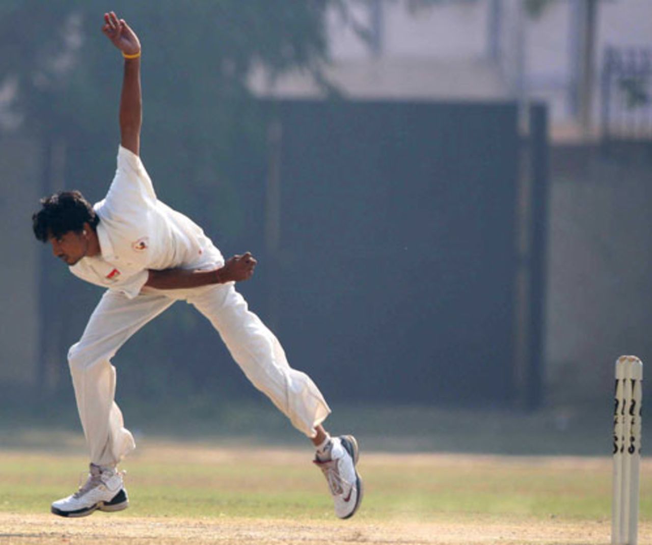 Siddharth Trivedi took six wickets to demolish Madhya Pradesh and take Gujarat through to the final of the Ranji Plate League, Gujarat v Madhya Pradesh, Ranji Trophy Plate League, 1st semi-final, 4th day, Karnail Singh Stadium, Delhi, December 28, 2007