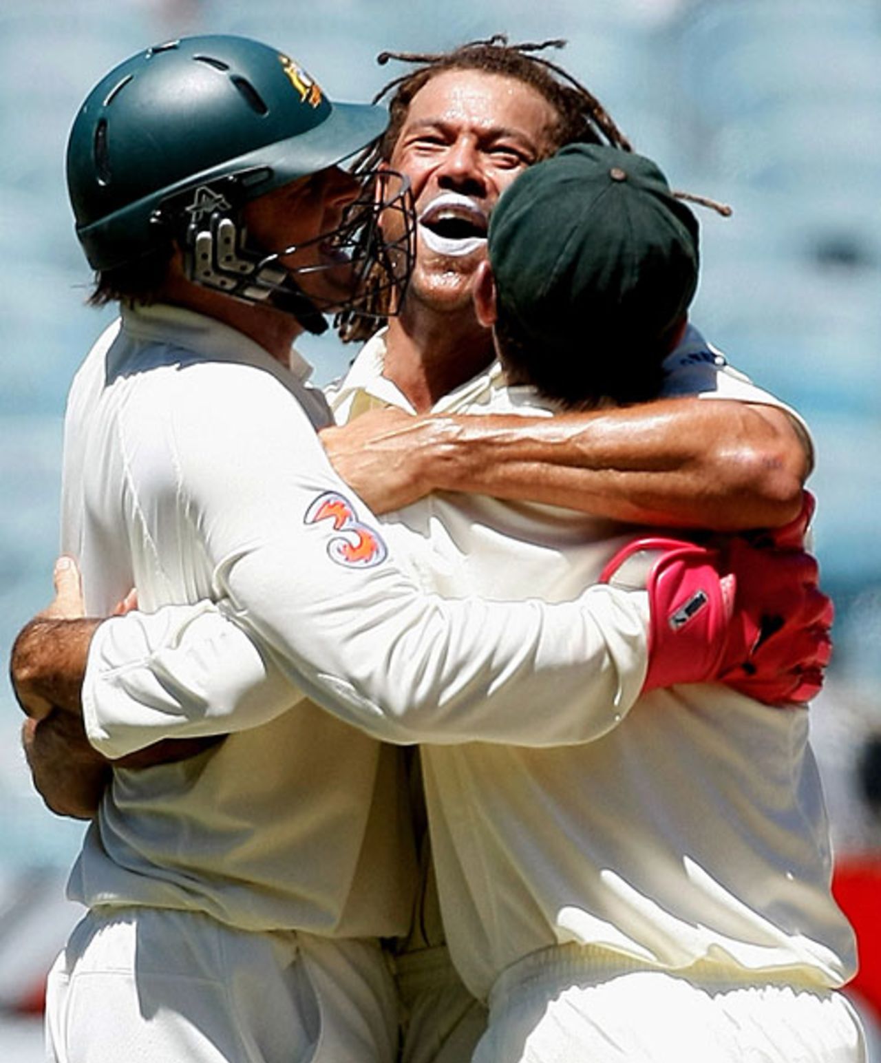 Australia celebrate the wicket of Rahul Dravid, Australia v India, 1st Test, Melbourne, 4th day, December 29, 2007