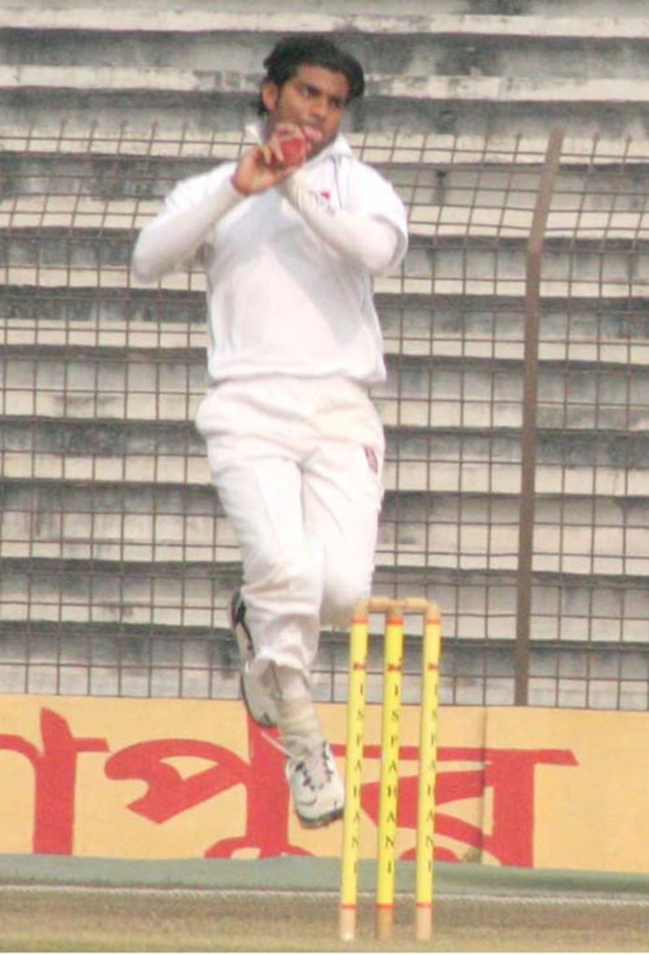 Khulna's Ziaur Rahman in his delivery stride, Rajshahi v Khulna, National Cricket League 9th round, 3rd day, Rajshahi Stadium, December 29, 2007