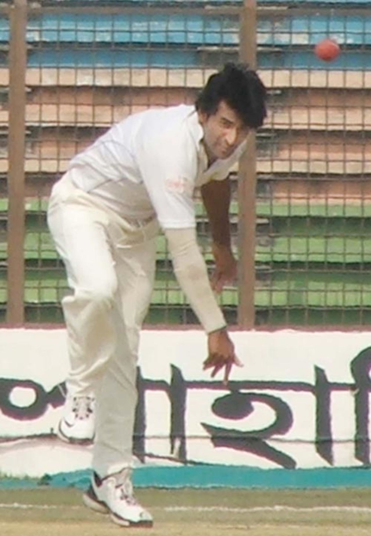 Chittagong's Tareq Aziz grabbed five wickets, Chittagong v Dhaka, National Cricket League 9th round, 2nd day, Chittagong, December 28, 2007