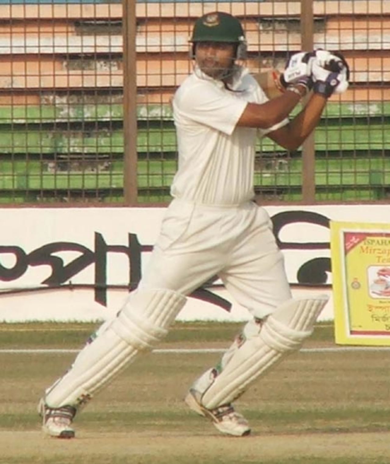 Dhaka's Nazmul Hossain smashed 95 off 114 balls, Chittagong v Dhaka, National Cricket League 9th round, 2nd day, Chittagong, December 28, 2007