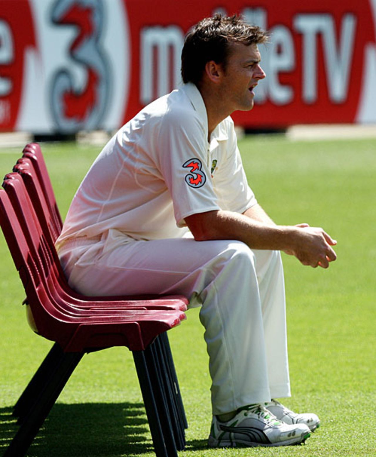 Adam Gilchrist watches Australia's practice session, Sydney, January 1, 2008