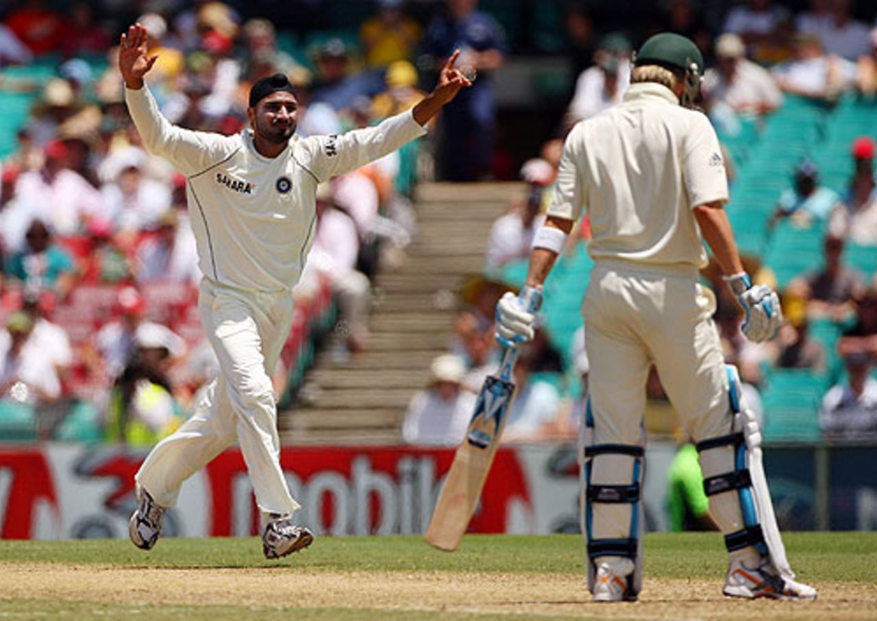 Harbhajan Singh nailed Michael Clarke for 1, Australia v India, 2nd Test, Sydney, 1st day, January 2, 2008