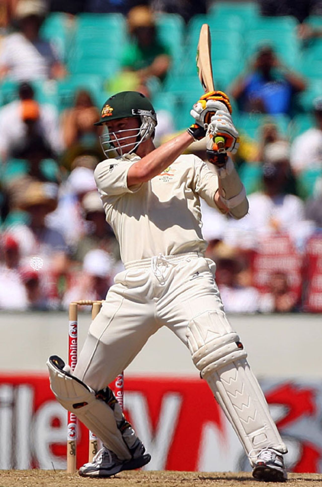 Brett Lee cuts during his half-century, Australia v India, 2nd Test, Sydney, 2nd day, January 3, 2008