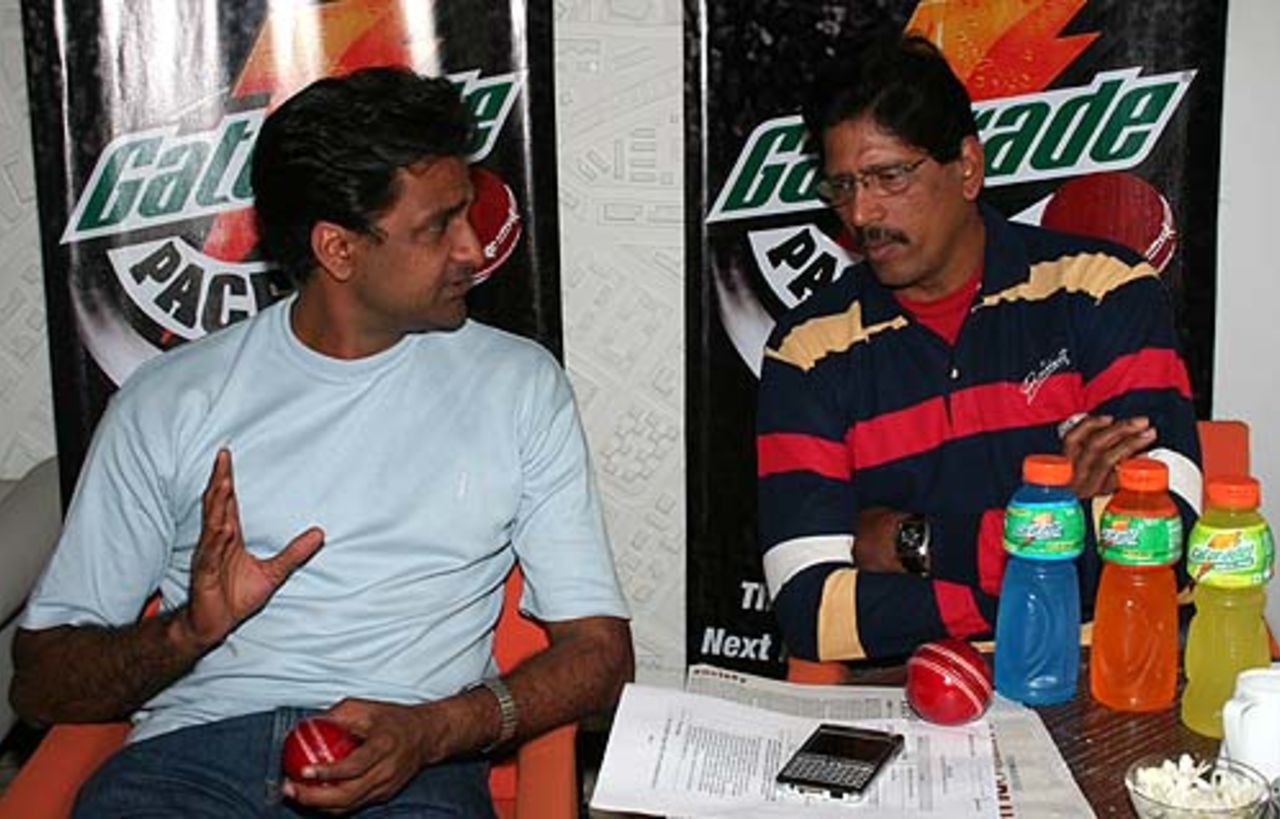 Javagal Srinath and TA Sekhar at the launch of the Gatorade Pacers 2008, Delhi, January 3, 2008