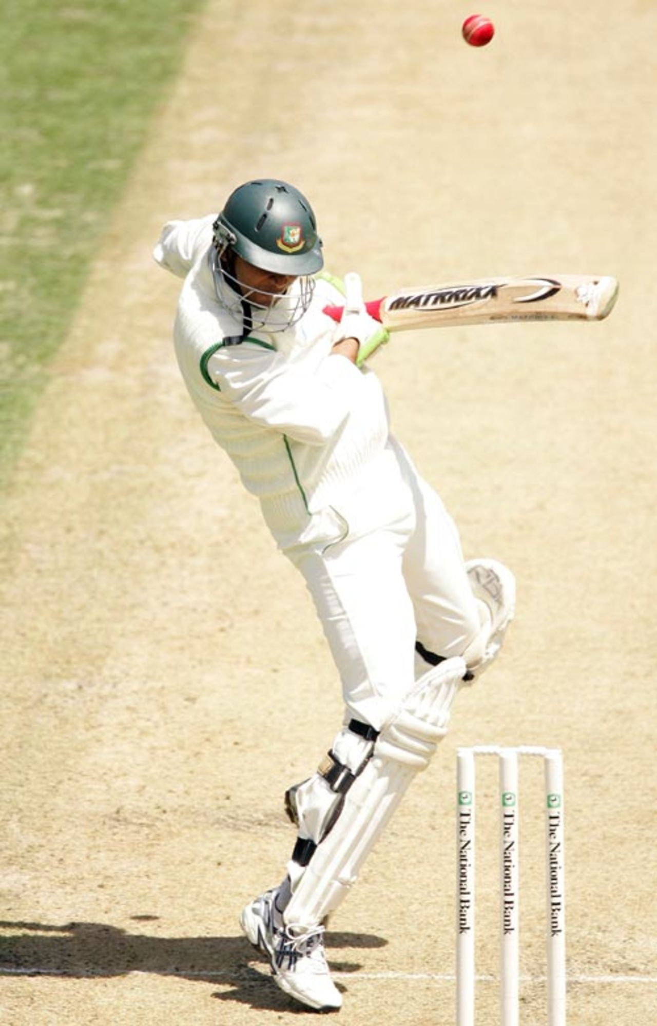 Mashrafe Moratza faces some hostile bowling, New Zealand v Bangladesh, 1st Test, Dunedin, 1st day, January 4, 2008