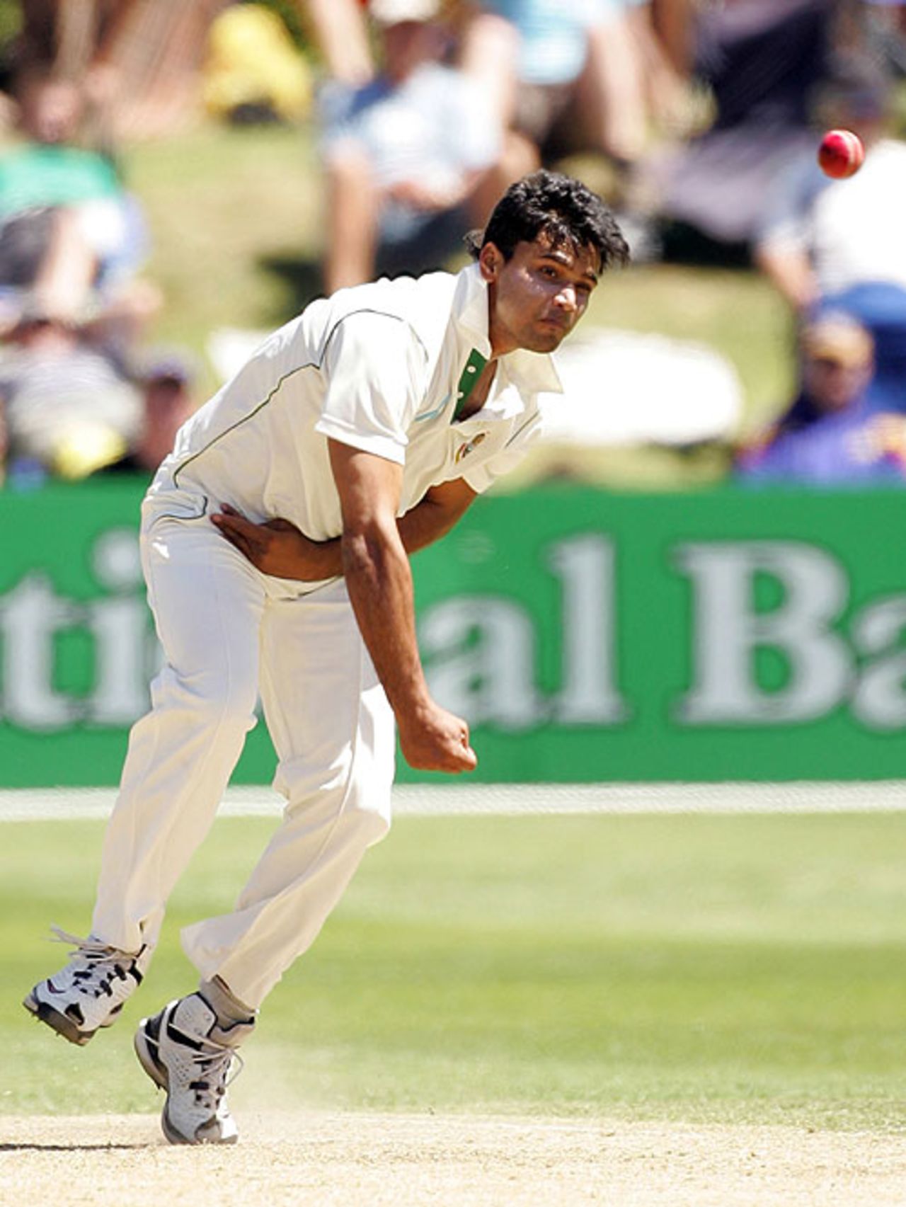 Mashrafe Mortaza bowled an incisive spell with the new ball, New Zealand v Bangladesh, 1st Test, Dunedin, 2nd day, January 5, 2008
