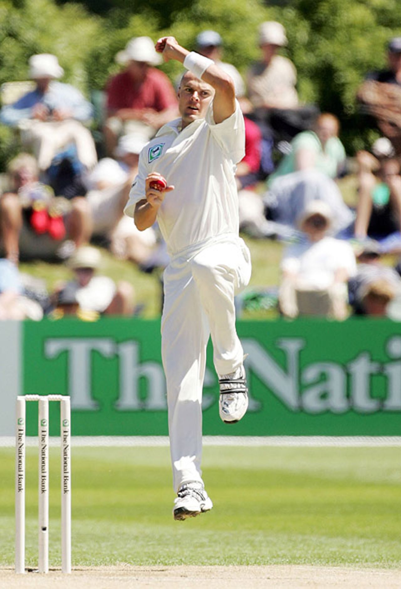 Cold play: Chris Martin bowled well but without any luck, New Zealand v Bangladesh, 1st Test, Dunedin, 2nd day, January 5, 2008
