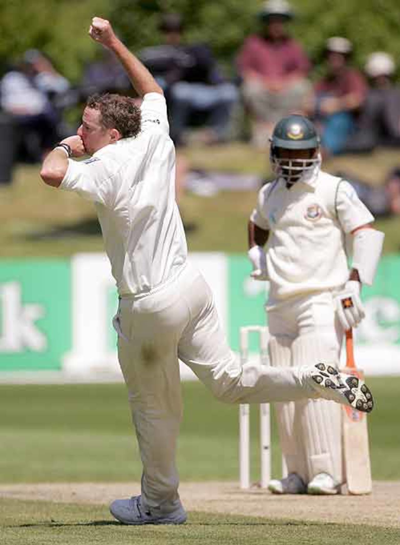 Iain O'Brien gets Aftab Ahmed for a duck, New Zealand v Bangladesh, 1st Test, Dunedin, 3rd day, January 6, 2008
