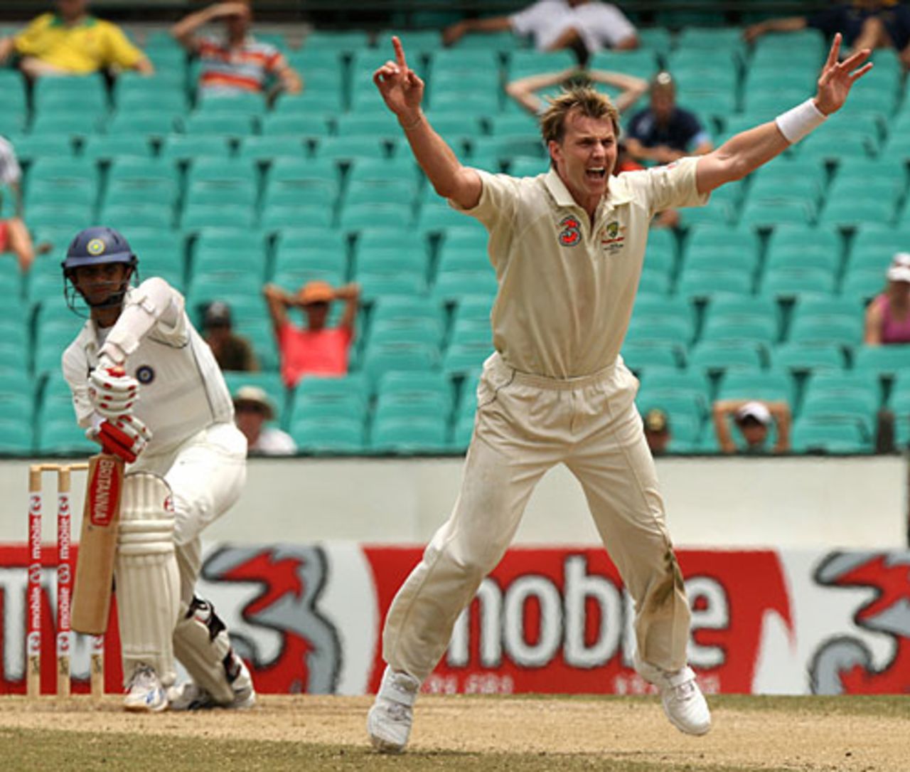 Brett Lee appeals against Rahul Dravid, Australia v India, 2nd Test, Sydney, 5th day, January 6, 2008