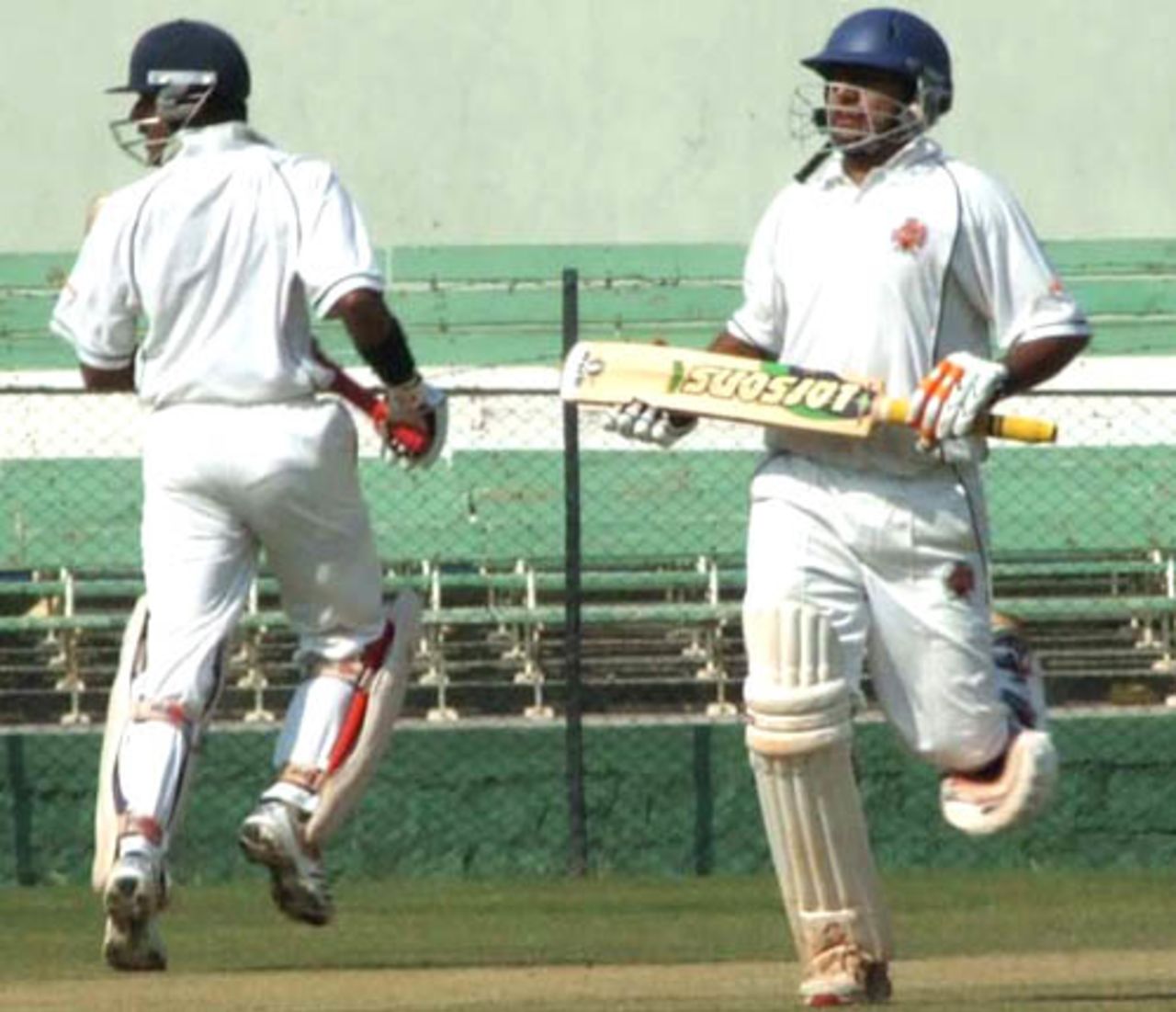 Baroda's Rakesh Solanki and Shatrunjay Gaekwad take a run during their 79-run stand for the fourth wicket, Baroda v Delhi, semi-final, Ranji Trophy Super League, Indore, 3rd day, January 7, 2008 