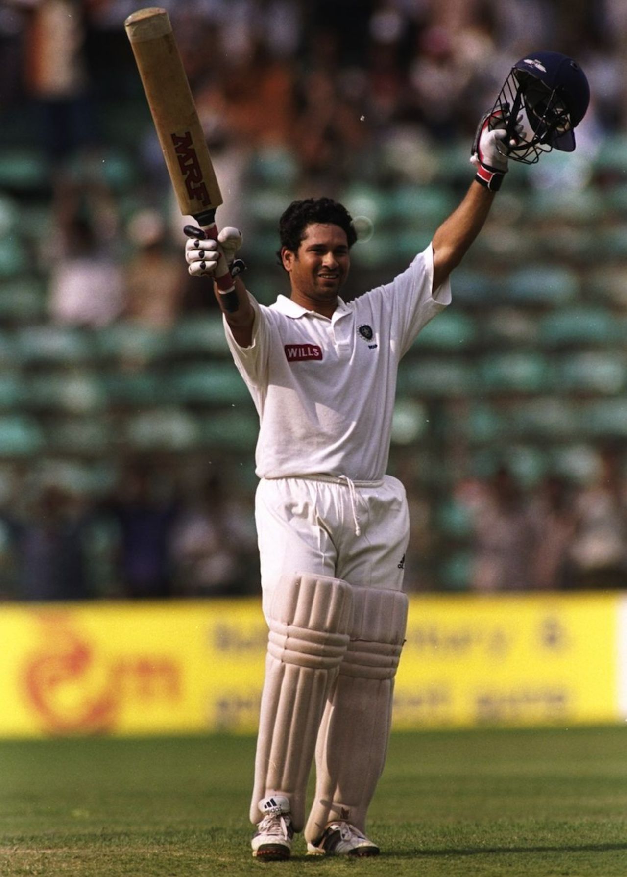 Sachin Tendulkar reaches his ton, India v Australia, 3rd Test, Bangalore, 1st day, March 25, 1998