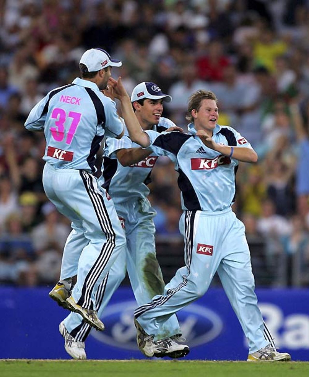 Steven Smith wrecked the Queensland lower order with 4 for 15, New South Wales v Queensland, KFC Twenty20, ANZ Stadium, Sydney, January 8, 2008 