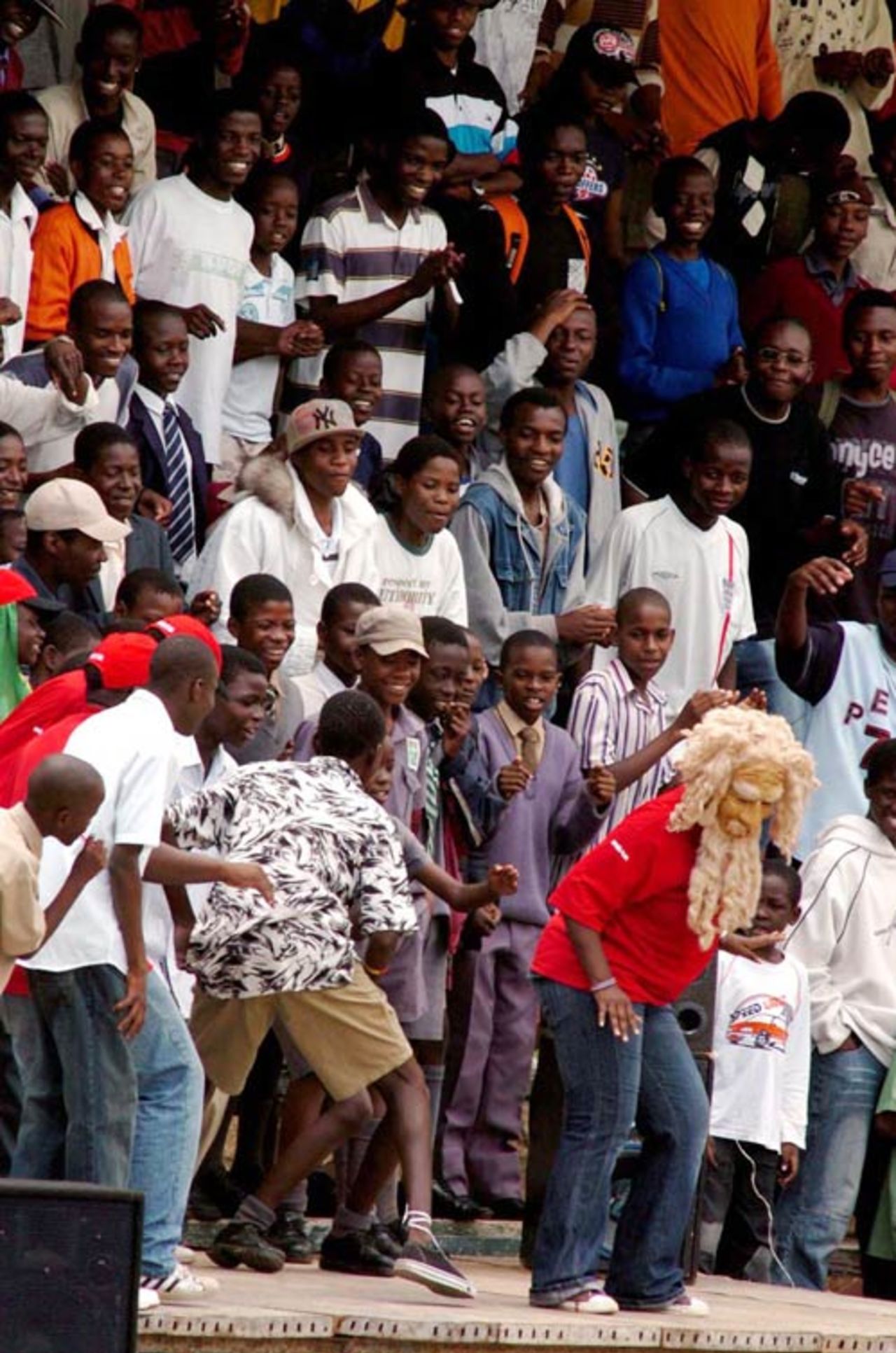 Zimbabwe fans enjoy an impromptu Gravy, Zimbabwe v West Indies, 3rd ODI, Harare, December 4, 2007