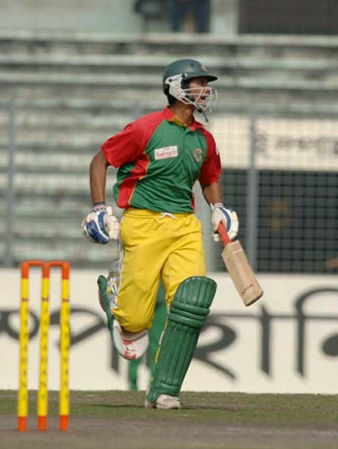 Mahmudullah Riad collects a run during his 52, Dhaka v Rajshahi, National one-day cricket league, Dhaka, January 8, 2008