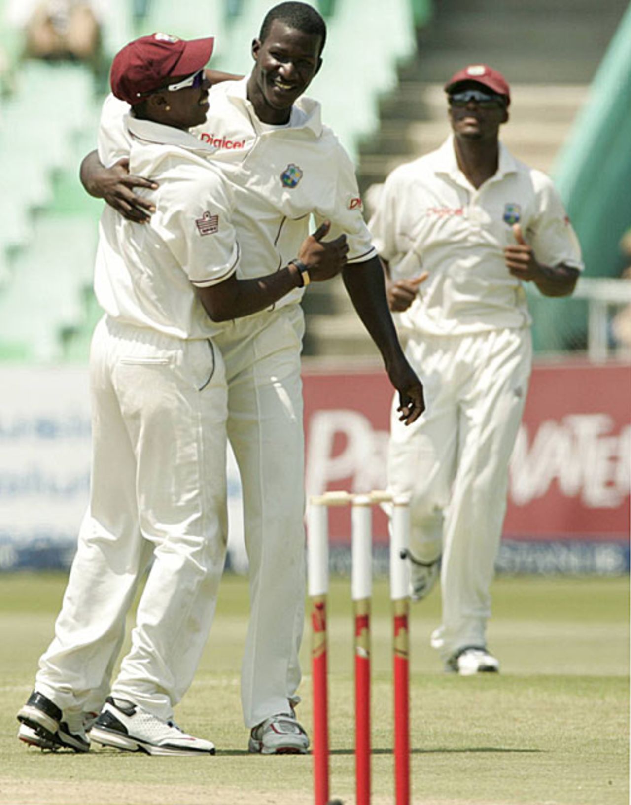 Darren Sammy is congratulated on the wicket of Hashim Amla, South Africa v West Indies, 3rd Test, Durban, January 11, 2008