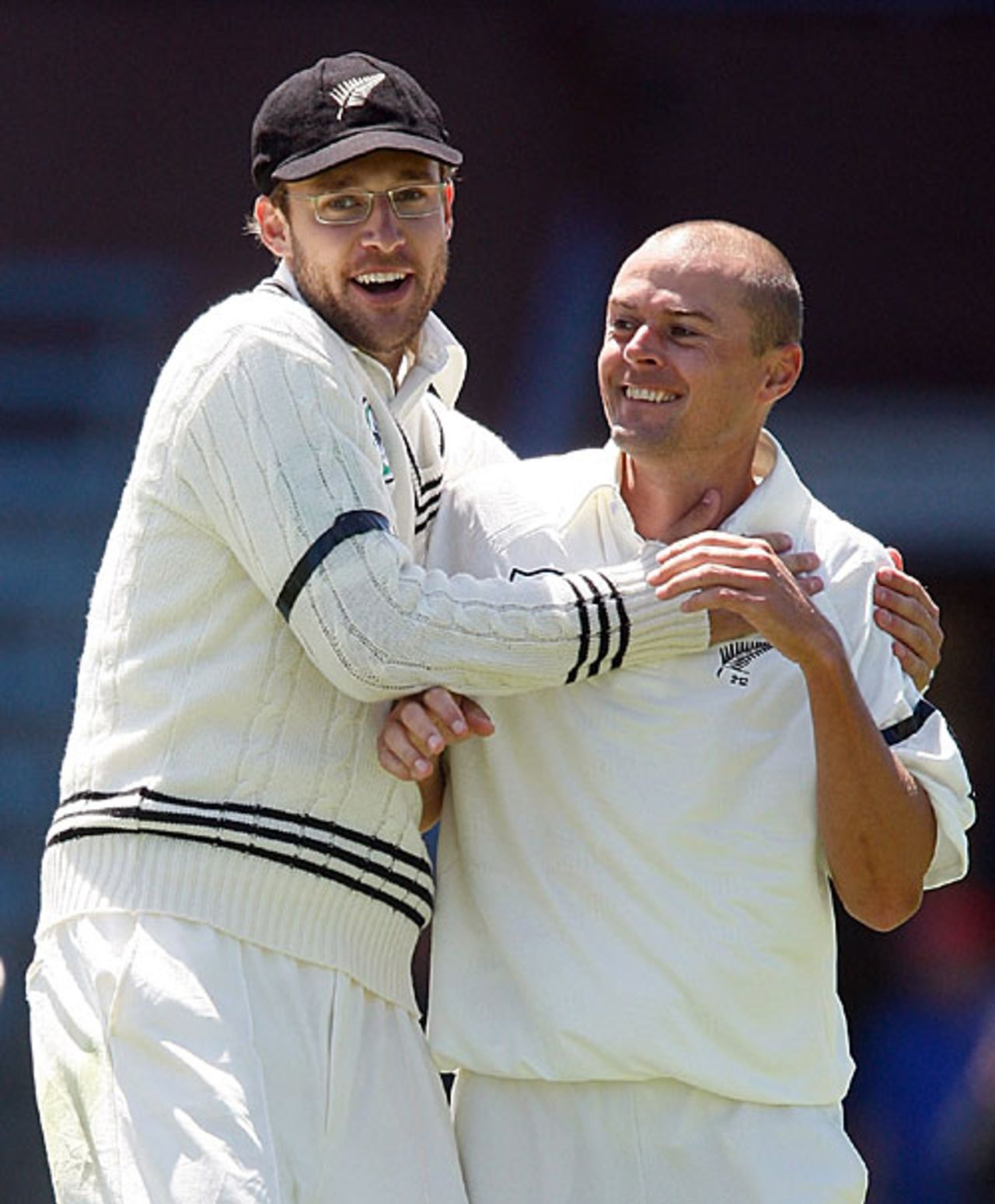 Daniel Vettori and Chris Martin celebrate a wicket, New Zealand v Bangladesh, 2nd Test, Wellington, 1st day, January 12, 2008
