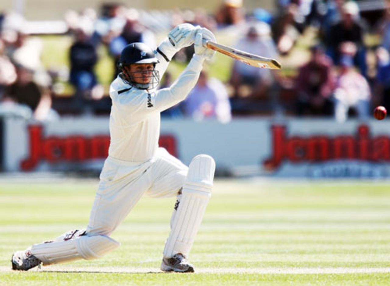 A gorgeous drive from Craig Cumming, New Zealand v Bangladesh, 2nd Test, Wellington, 1st day, January 12, 2008