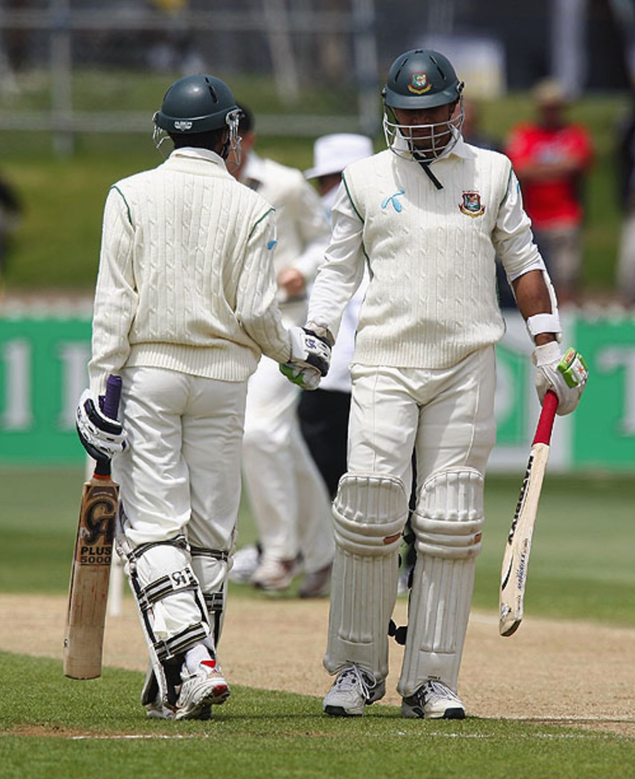 Mashrafe Mortaza and Shakib al Hasan added 30 for the final wicket , New Zealand v Bangladesh, 2nd Test, Wellington, 3rd day, January 14, 2008