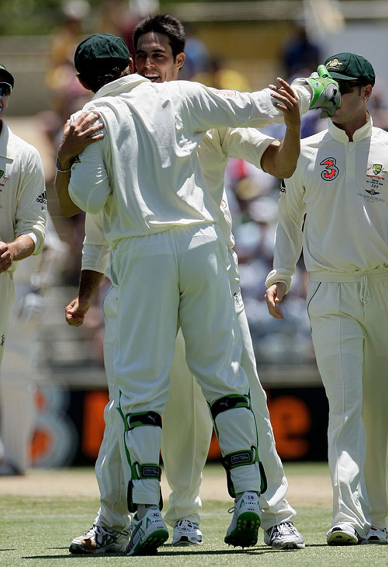 Mitchell Johnson gets some appreciation for his breakthrough effort, Australia v India, 3rd Test, 1st day, Perth, January 16, 2008