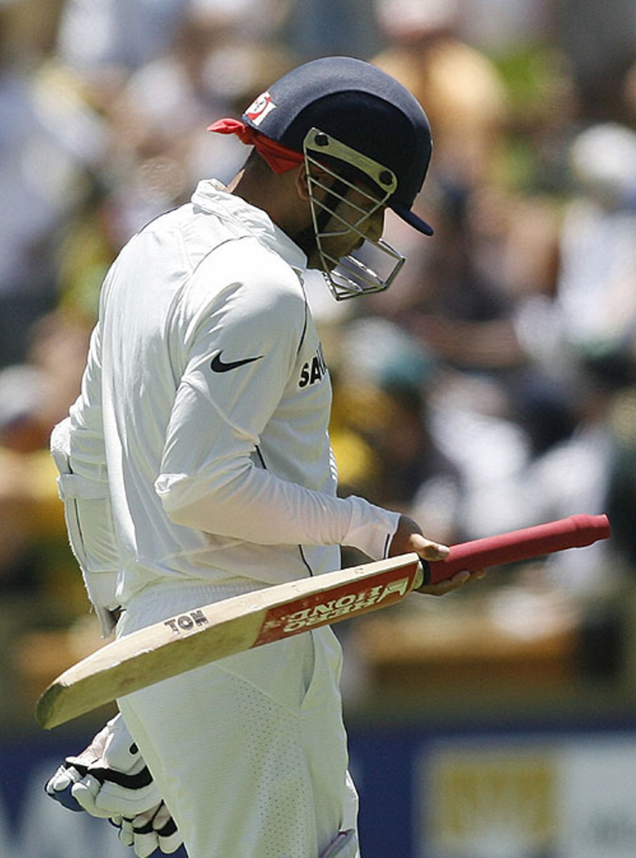 Virender Sehwag trudges off for 29, Australia v India, 3rd Test, 1st day, Perth, January 16, 2008