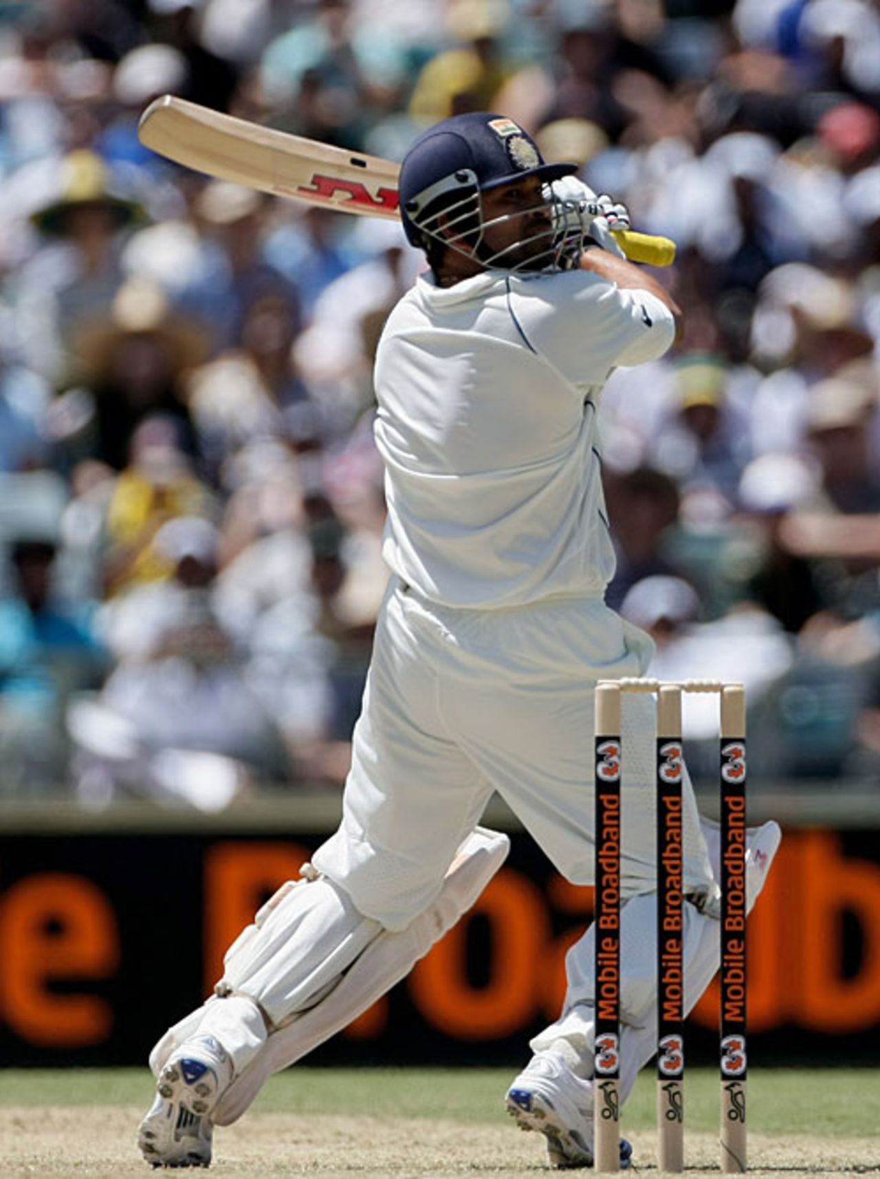 Sachin Tendulkar slashes over the slips, Australia v India, 3rd Test, Perth, 1st day, January 16, 2008
