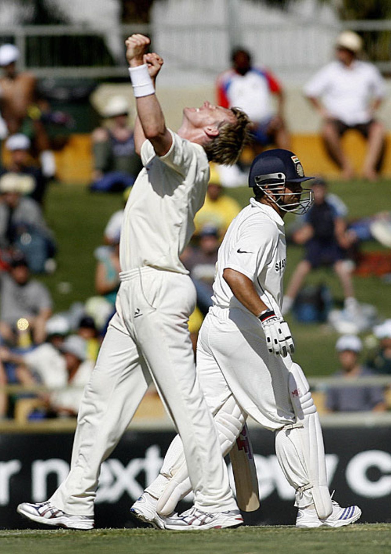 Brett Lee celebrates after trapping Sachin Tendulkar leg before, Australia v India, 3rd Test, Perth, 1st day, January 16, 2008