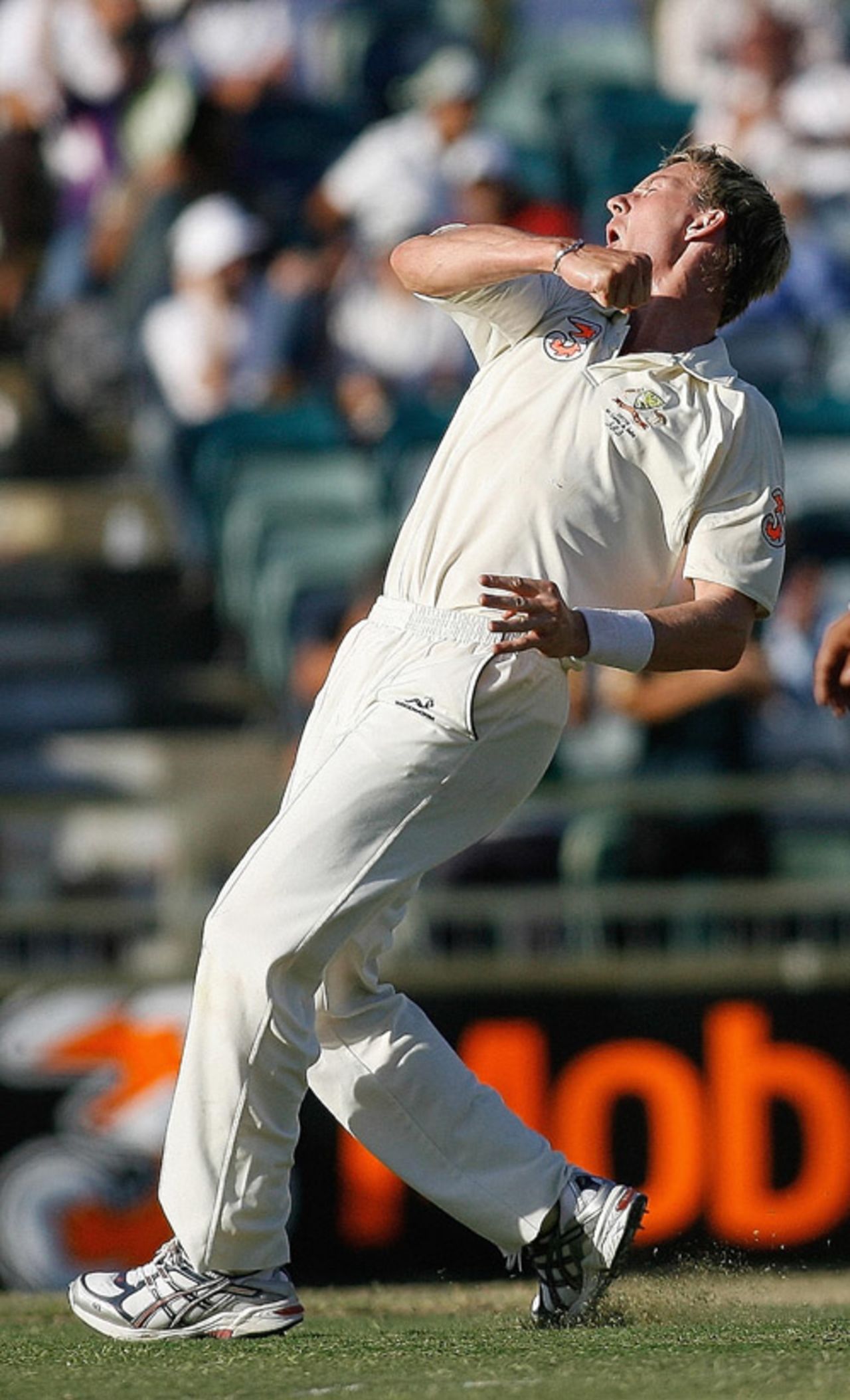 Brett Lee is elated after dismissing VVS Laxman, Australia v India, 3rd Test, 1st day, Perth, January 16, 2008