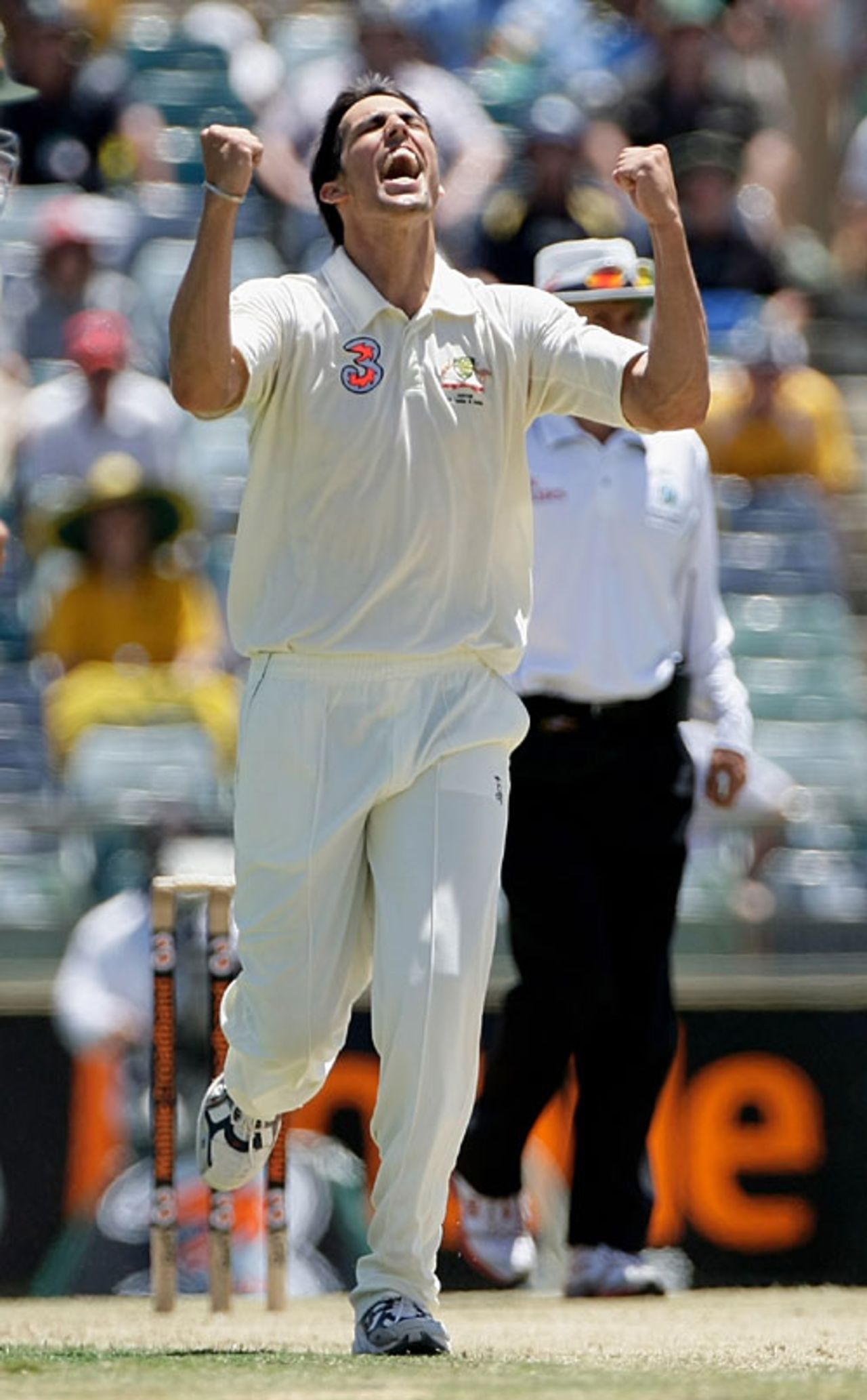 Mitchell Johnson celebrates Irfan Pathan's wicket, Australia v India, 3rd Test, Perth, 2nd day, January 17, 2008