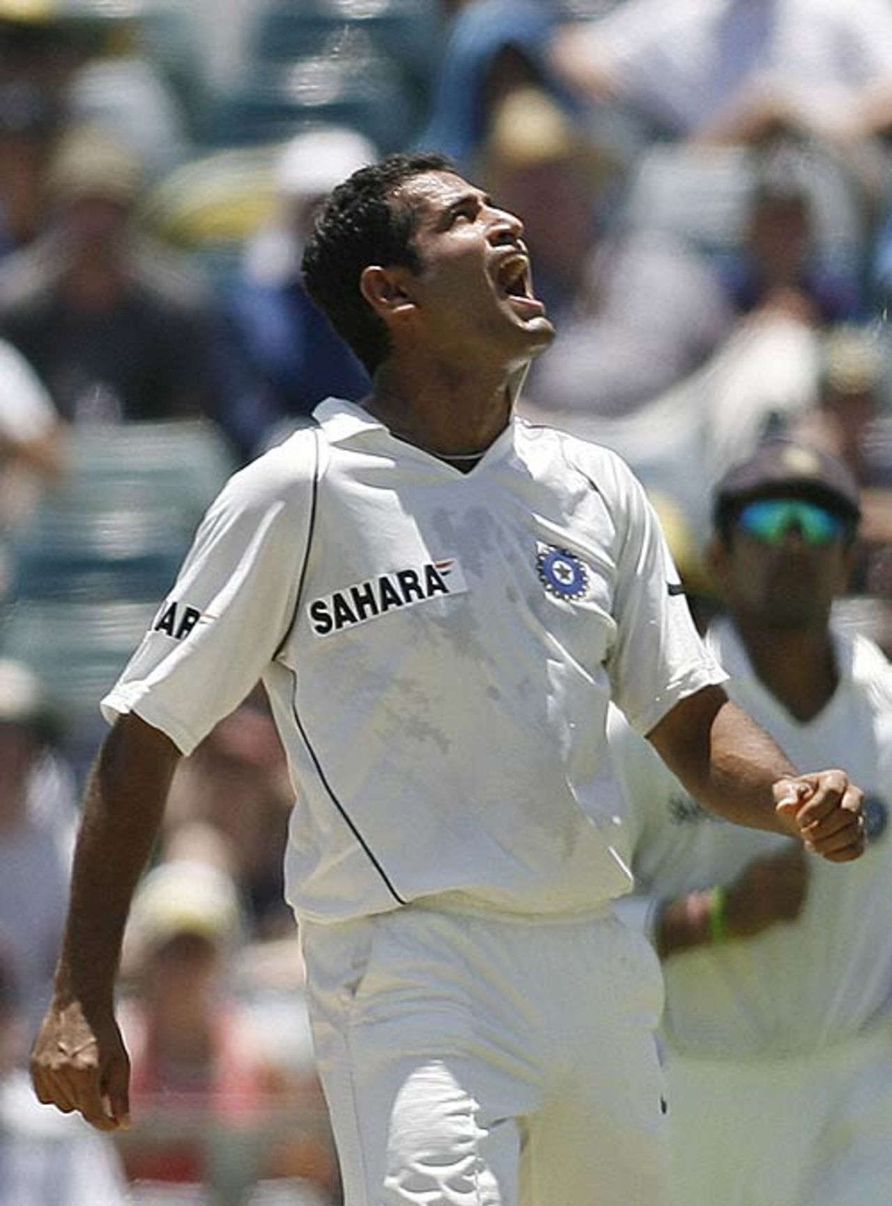 Irfan Pathan shouts his joy after an early breakthrough, Australia v India, 3rd Test, Perth, 2nd day, January 17, 2008