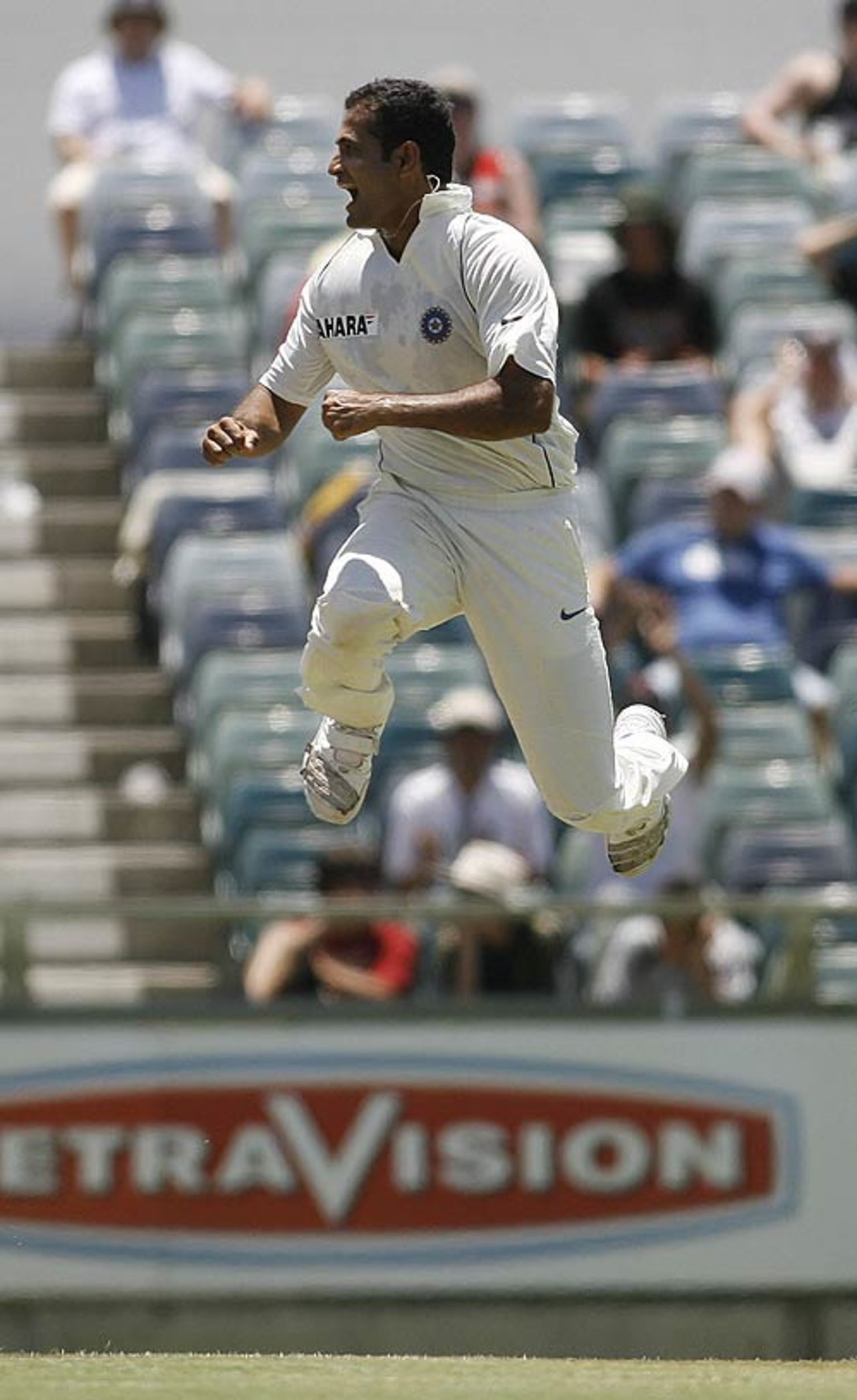 Irfan Pathan jumps for joy, Australia v India, 3rd Test, Perth, 2nd day, January 17, 2008 