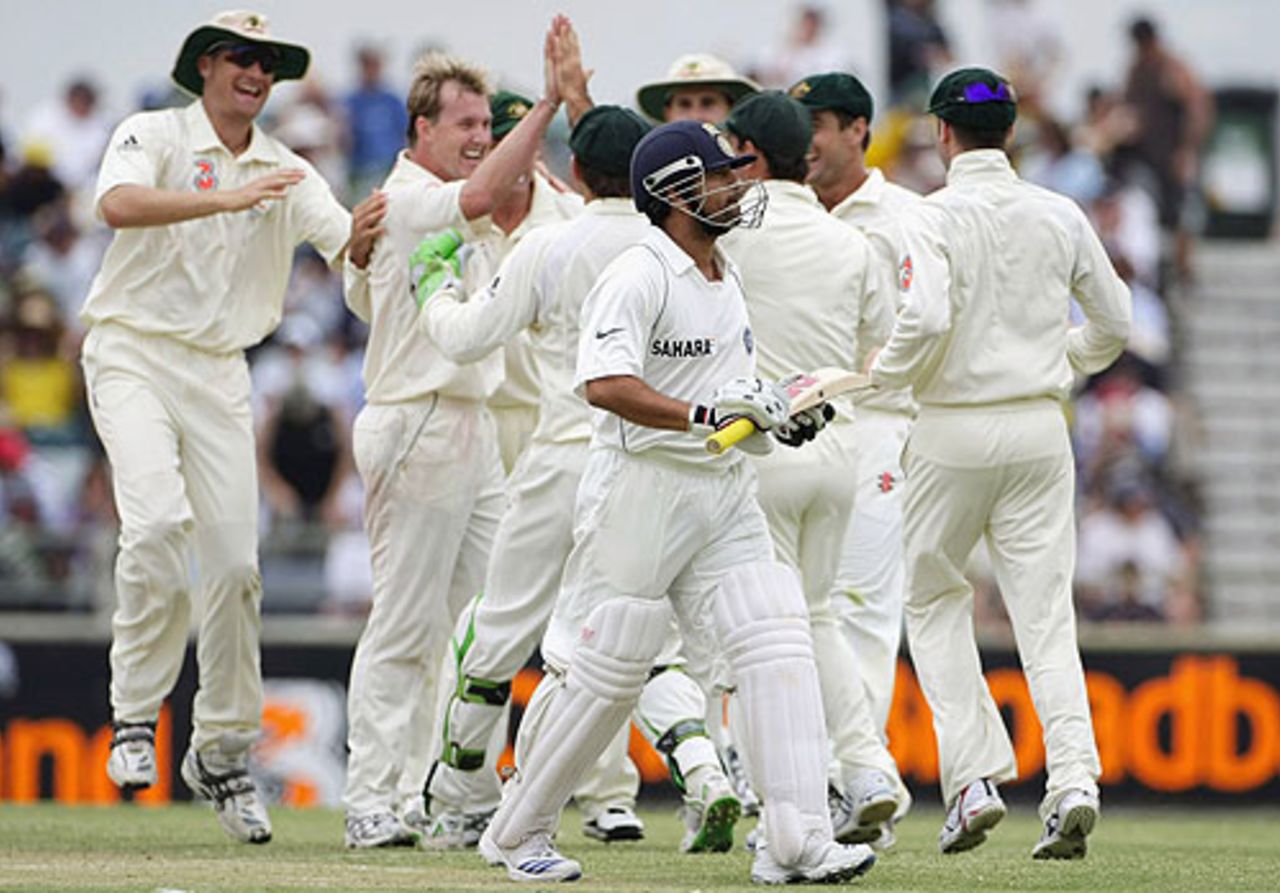 Sachin Tendulkar departs, leg before to Brett Lee, Australia v India, 3rd Test, Perth, 3rd day, January 18, 2008