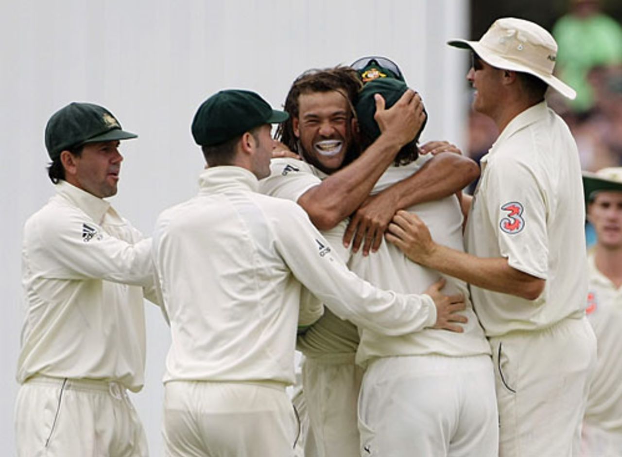 Andrew Symonds took the crucial wicket of Mahendra Singh Dhoni, Australia v India, 3rd Test, Perth, 3rd day, January 18, 2008