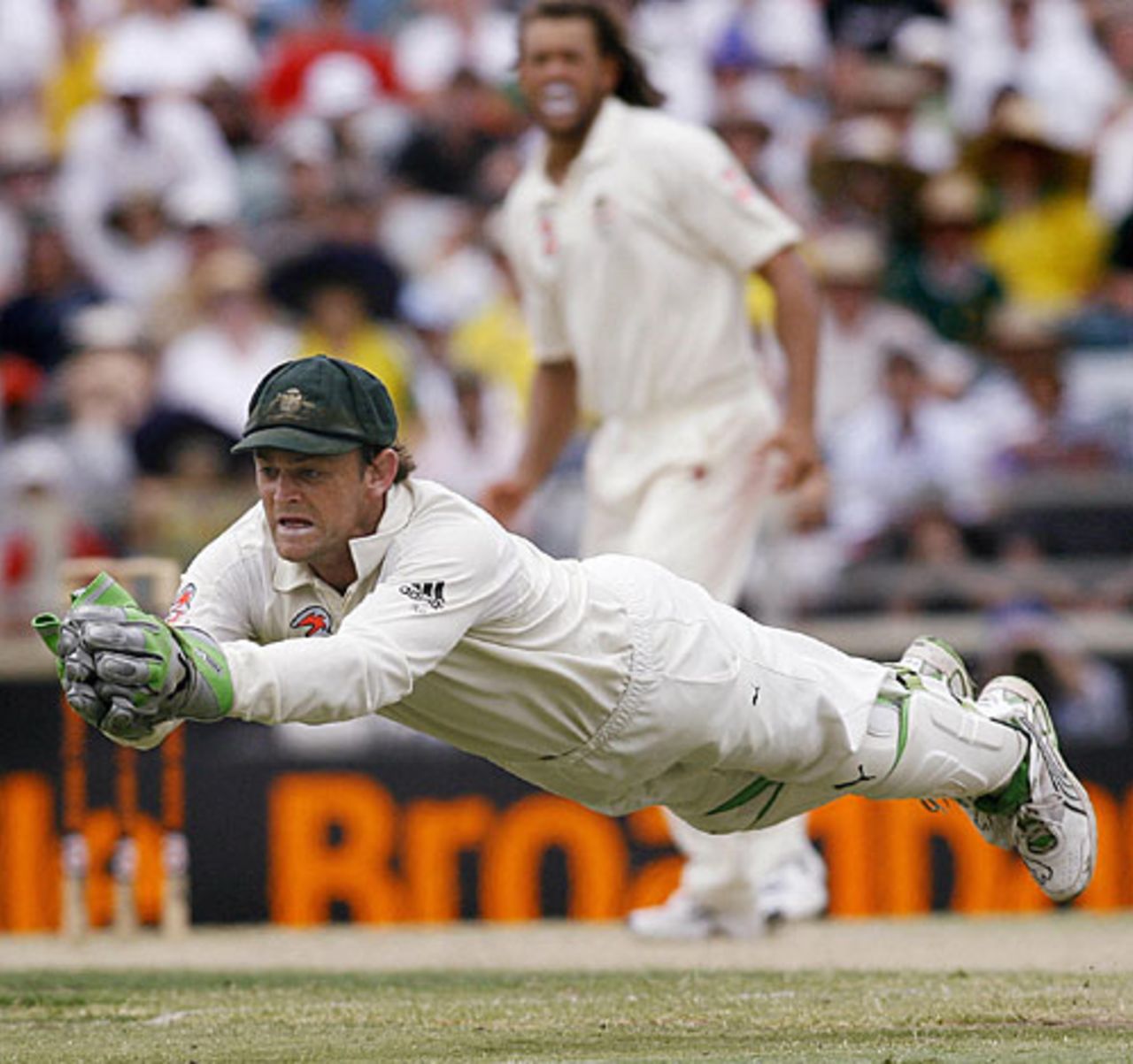 Adam Gilchrist catches Mahendra Singh Dhoni off Andrew Symonds, Australia v India, 3rd Test, Perth, 3rd day, January 18, 2008