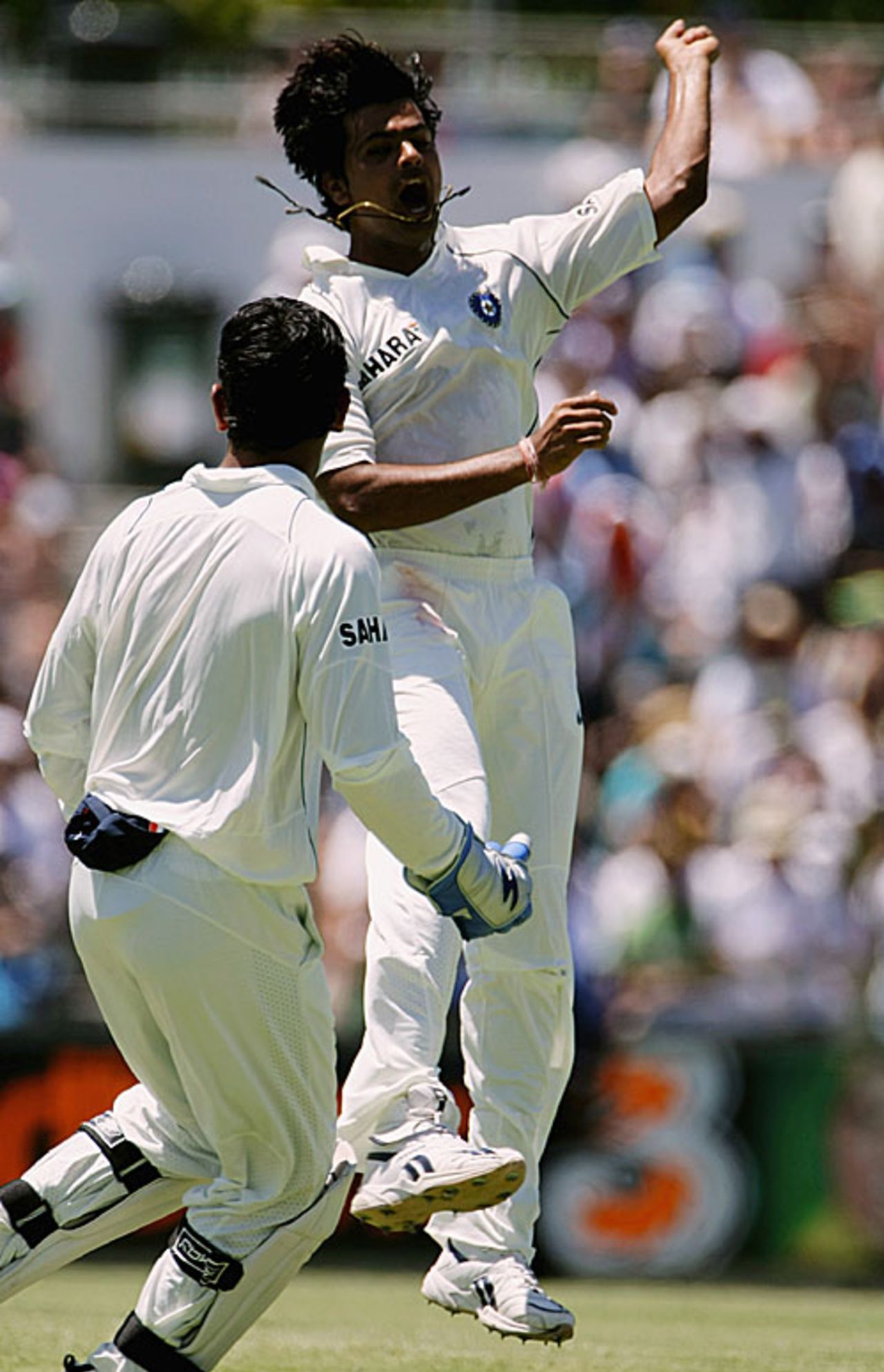 RP Singh is jubilant after dismissing Michael Hussey, Australia v India, 3rd Test, Perth, 4th day, January 19, 2008