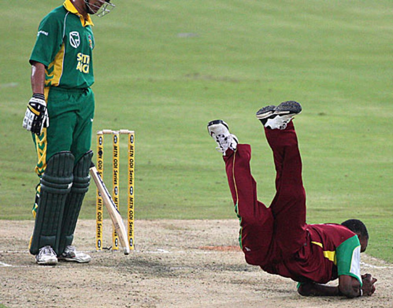 Dwayne Bravo took a spectacular diving catch to dismiss Justin Ontong, South Africa v West Indies, 1st ODI, Centurion, January 20, 2008