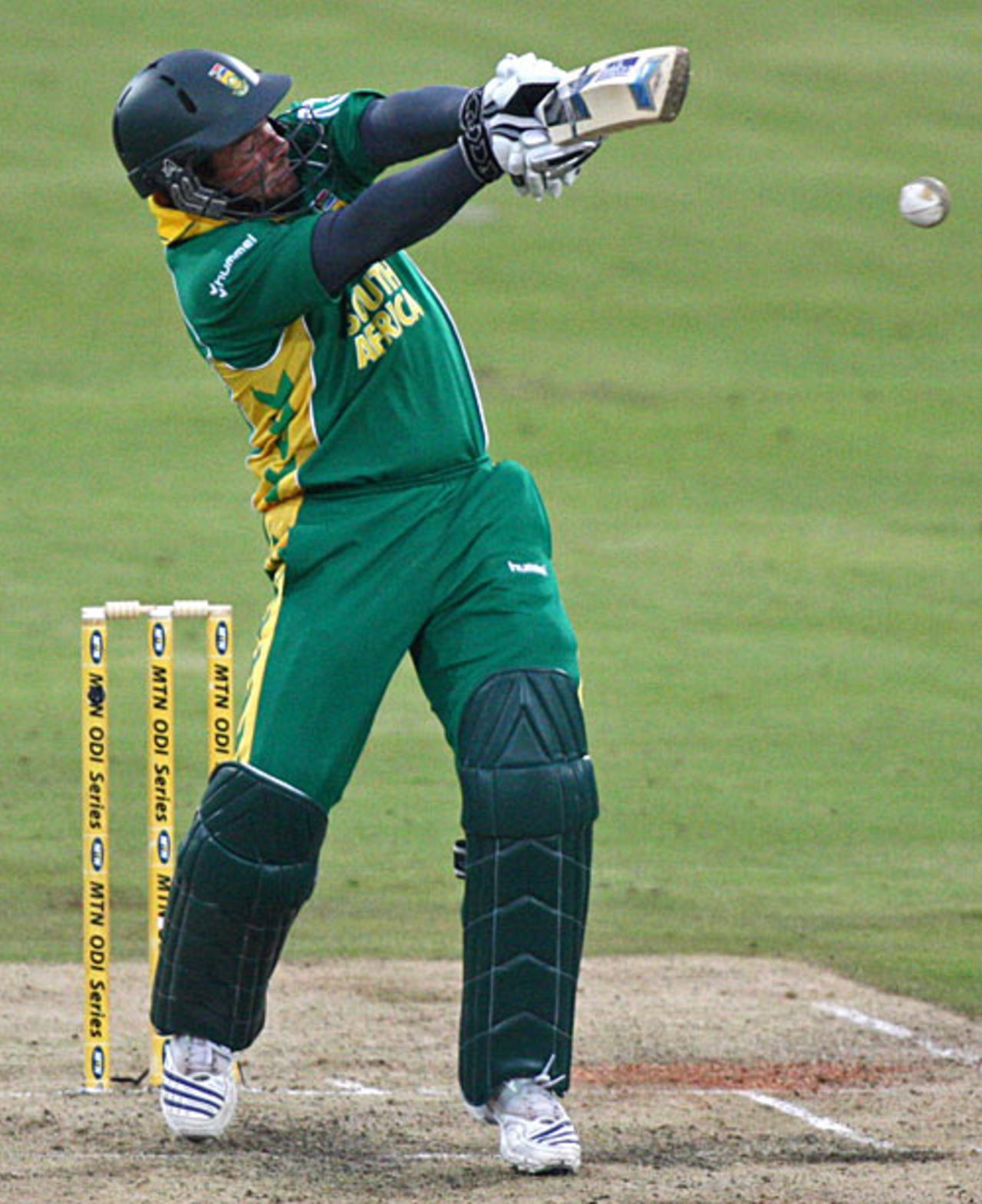 Mark Boucher  goes on the hook, South Africa v West Indies, 1st ODI, Centurion, January 20, 2008