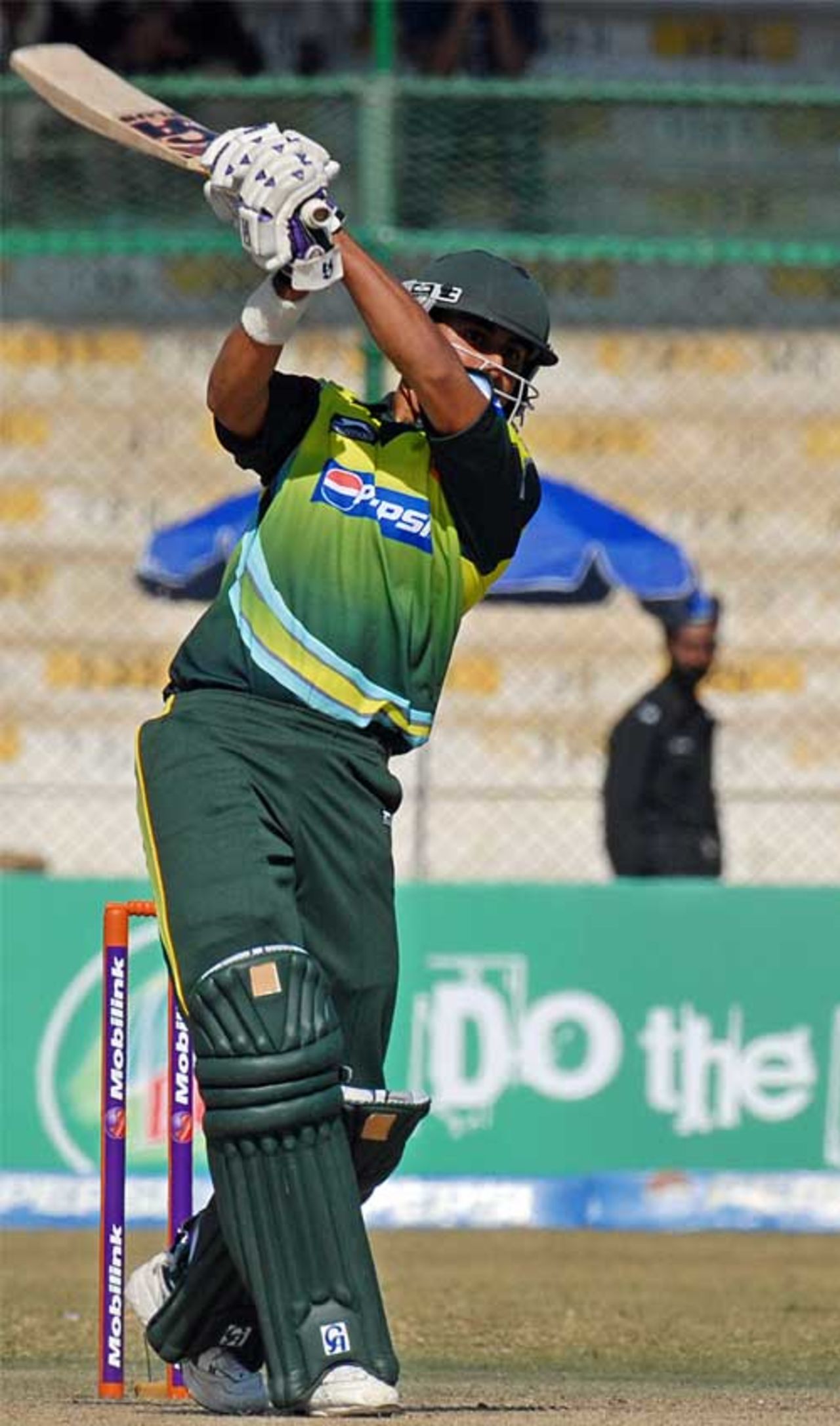 Nasir Jamshed hit six fours and three sixes in his 61, Pakistan v Zimbabwe, 1st ODI, Karachi, January 21, 2008