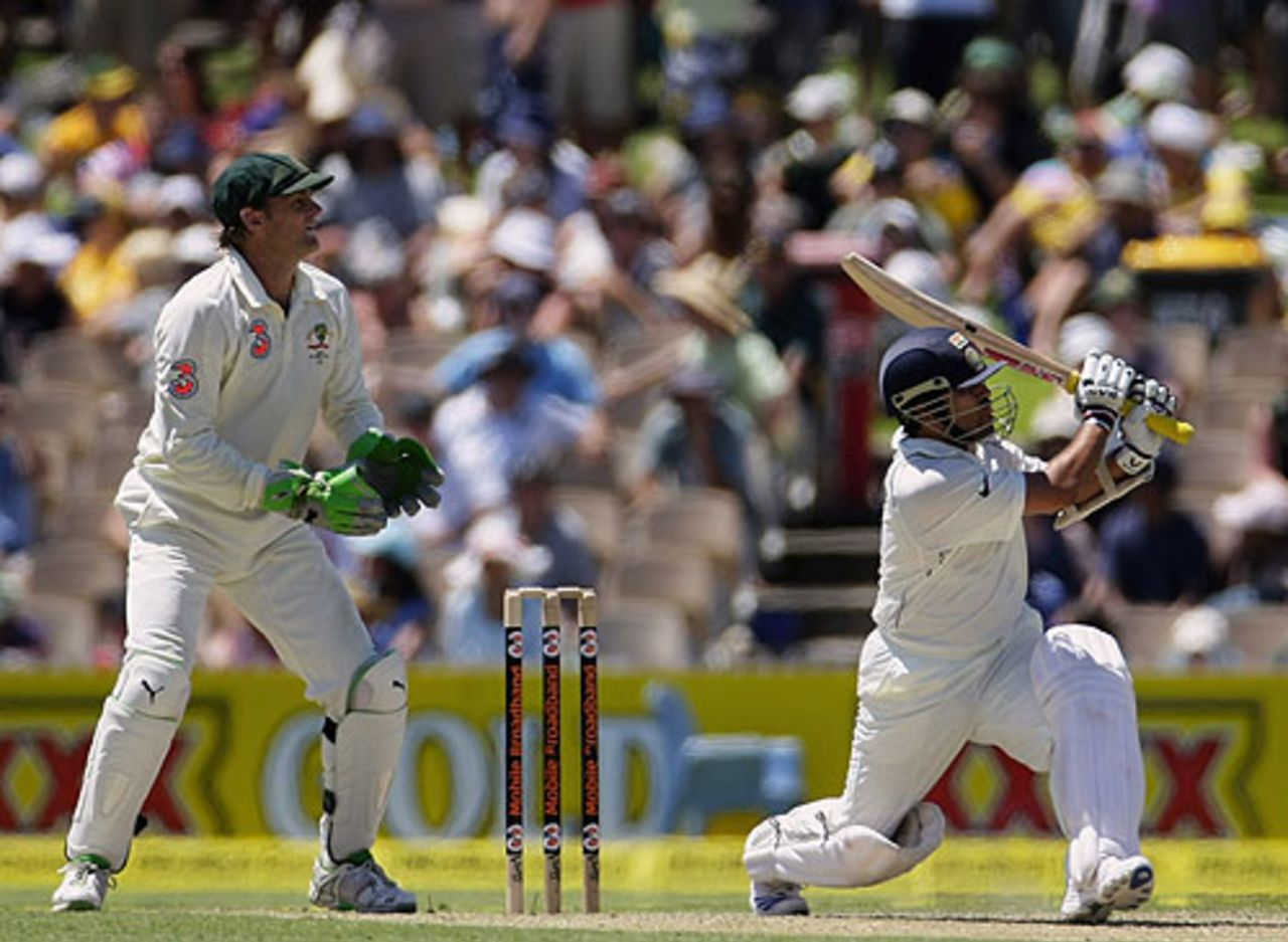 Sachin Tendulkar slogs Brad Hogg over midwicket, Australia v India, 4th Test, Adelaide, 1st day, January 24, 2008