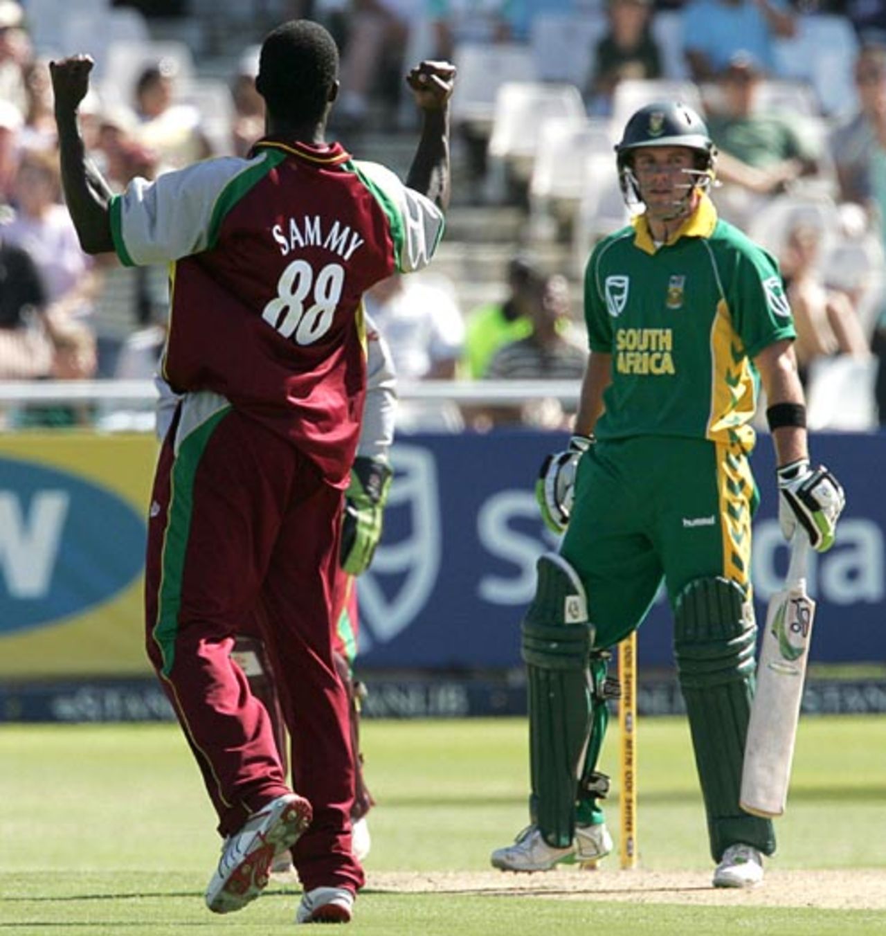 Darren Sammy celebrates after nailing AB de Villiers plumb in front, South Africa v West Indies, 2nd ODI, Cape Town