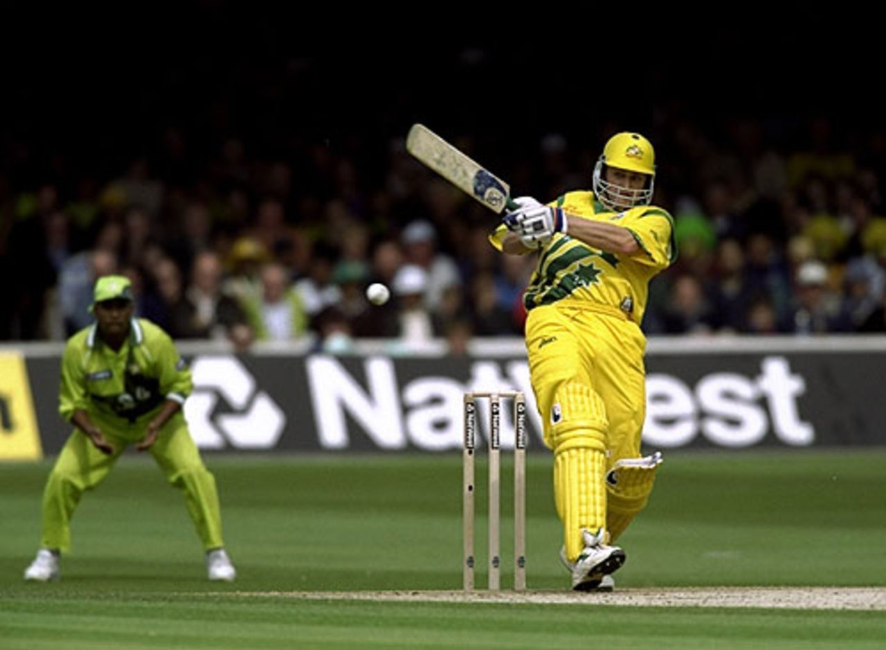 Adam Gilchrist hits out in the 1999 World Cup final