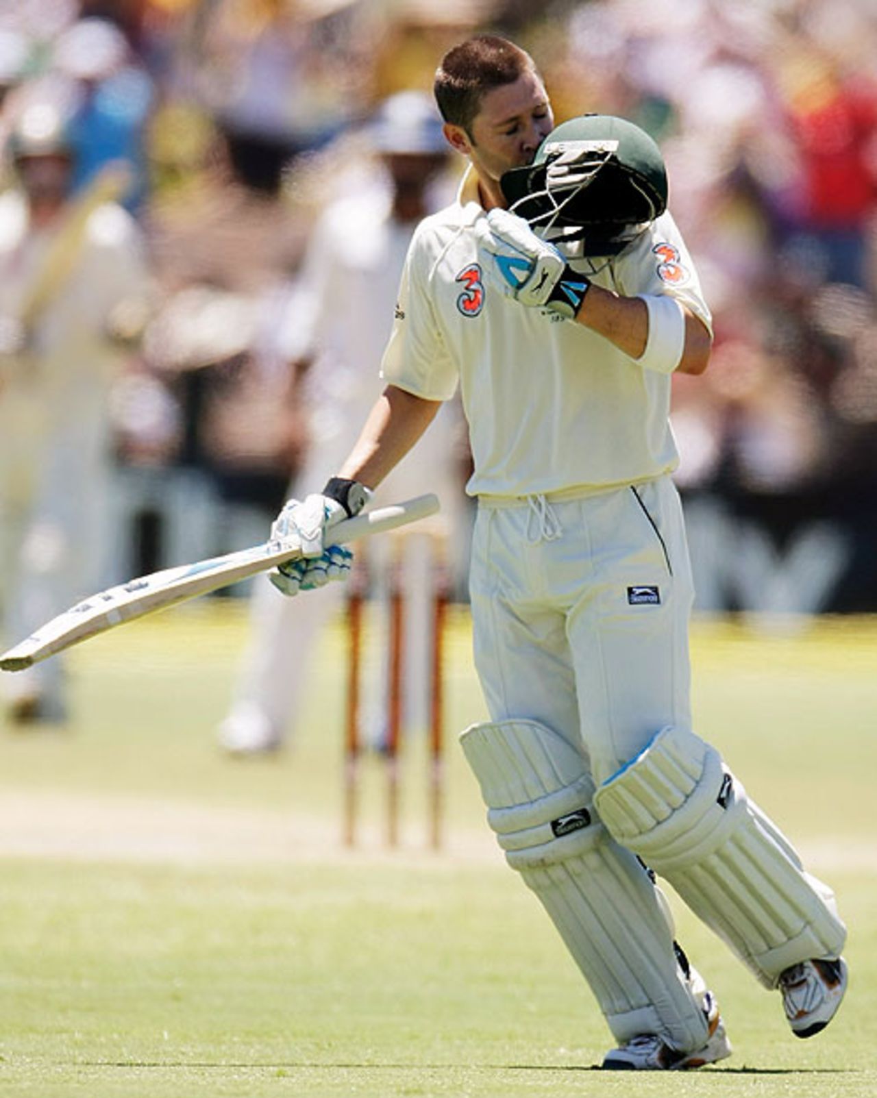 Michael Clarke kisses his helmet, Australia v India, 4th Test, Adelaide, 4th day, January 27, 2008