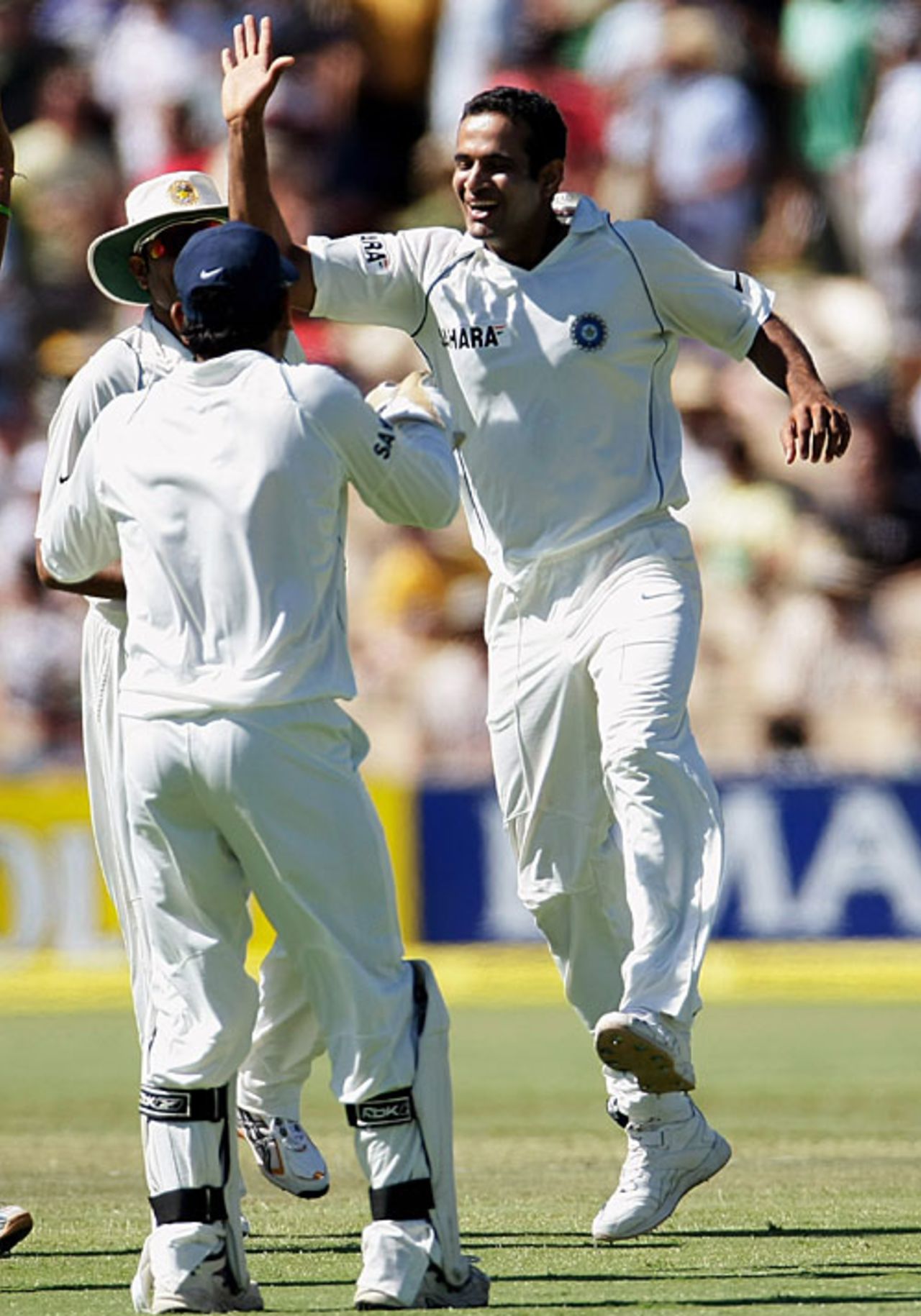 Irfan Pathan celebrates the wicket of Brett Lee, Australia v India, 4th Test, Adelaide, 4th day, January 27, 2008