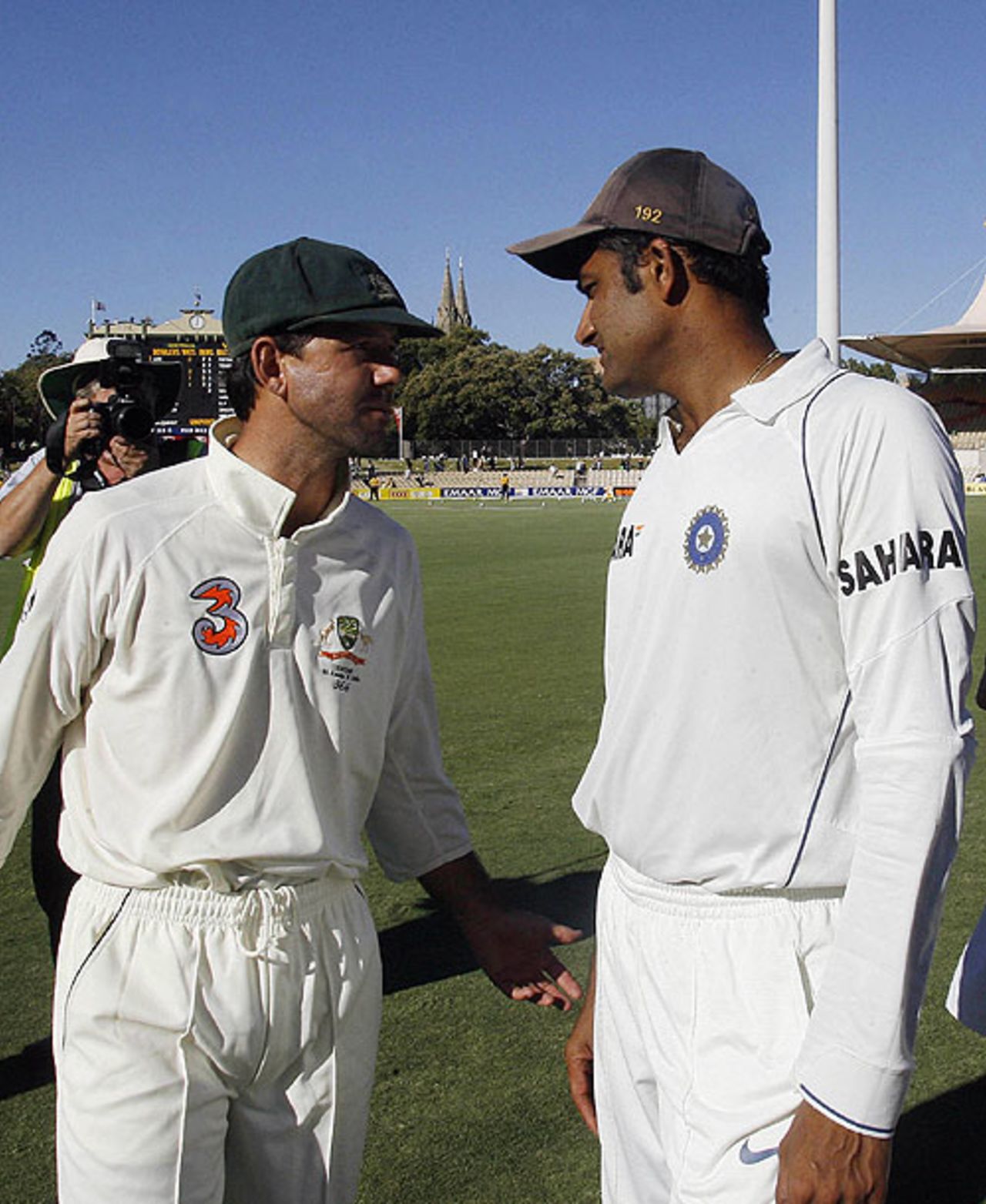 Ricky Ponting and Anil Kumble share a word after a draw in Adelaide, Australia v India, 4th Test, Adelaide, 5th day, January 28, 2008